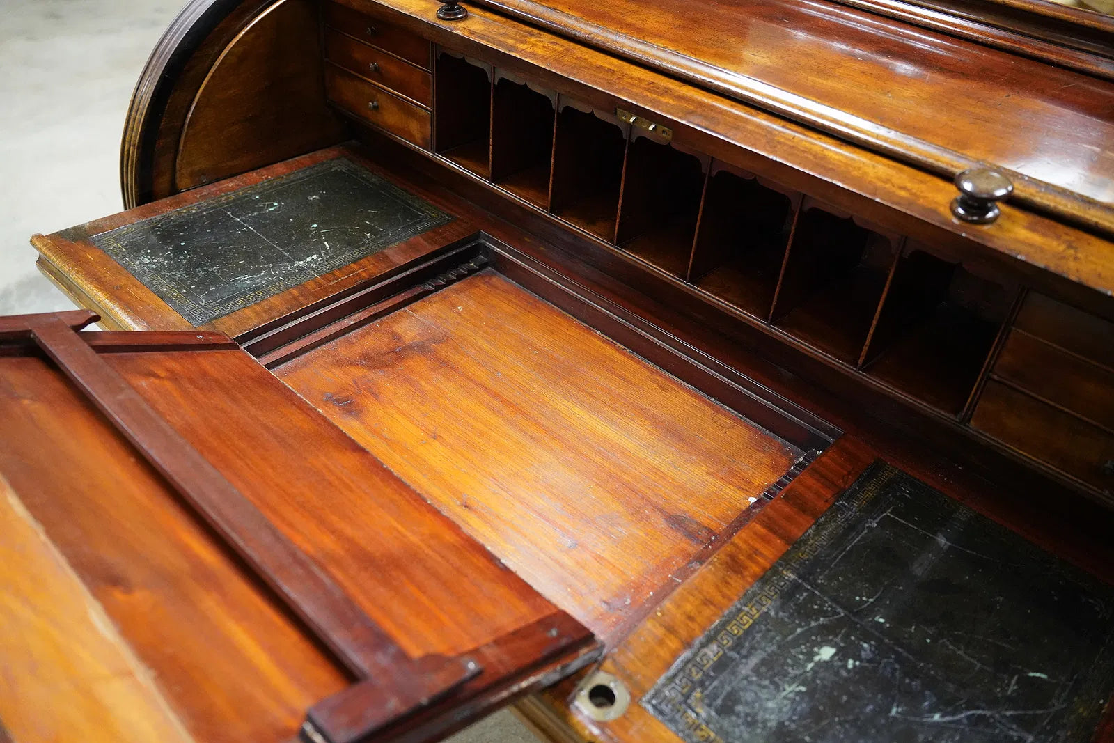 AF5-055: Antique English Mahogany Early Victorian Roll Top Desk By James Winter & Son