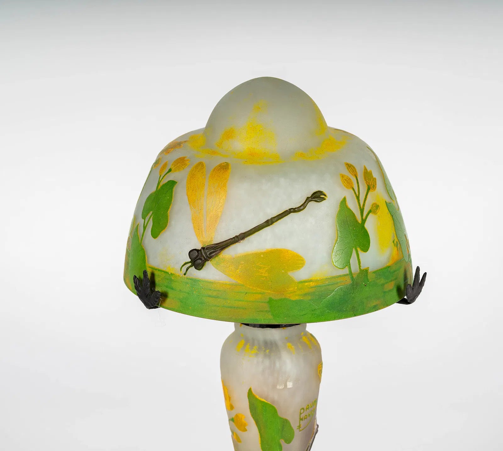 AL2-097: Modern Reproduction of Daum Nancy Art Nouveau Cameo Glass Lamp