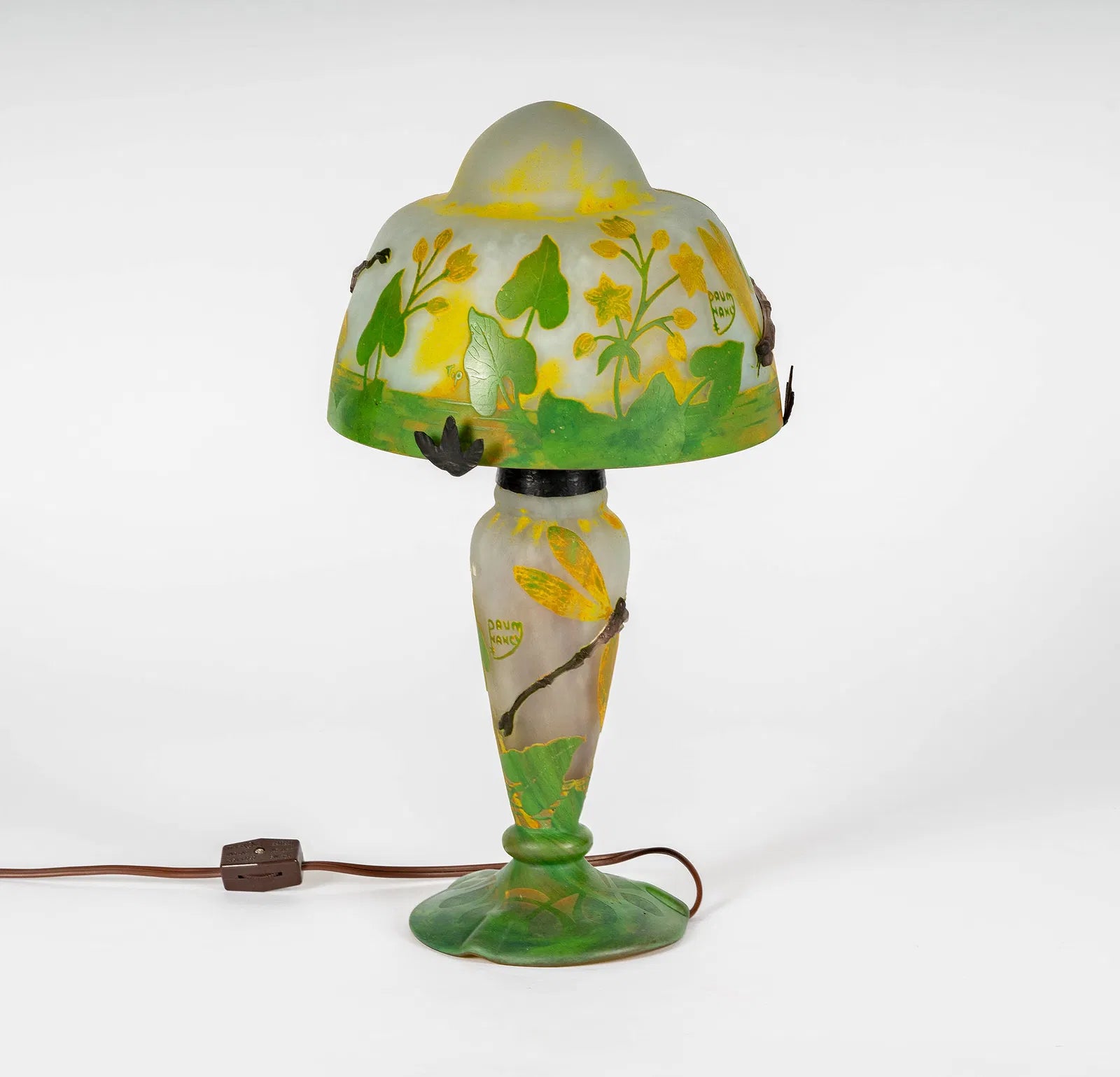 AL2-097: Modern Reproduction of Daum Nancy Art Nouveau Cameo Glass Lamp