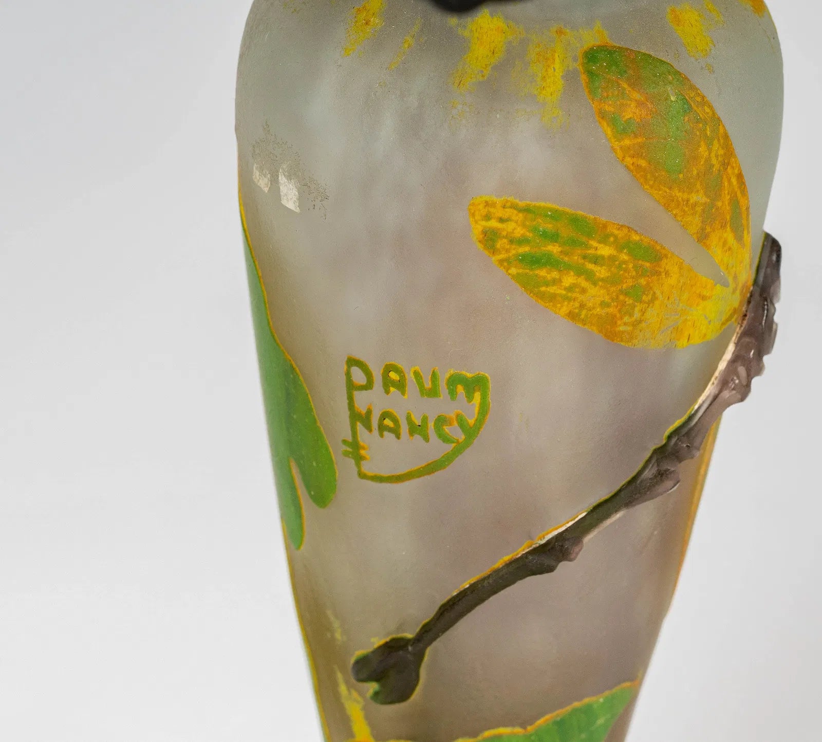 AL2-097: Modern Reproduction of Daum Nancy Art Nouveau Cameo Glass Lamp