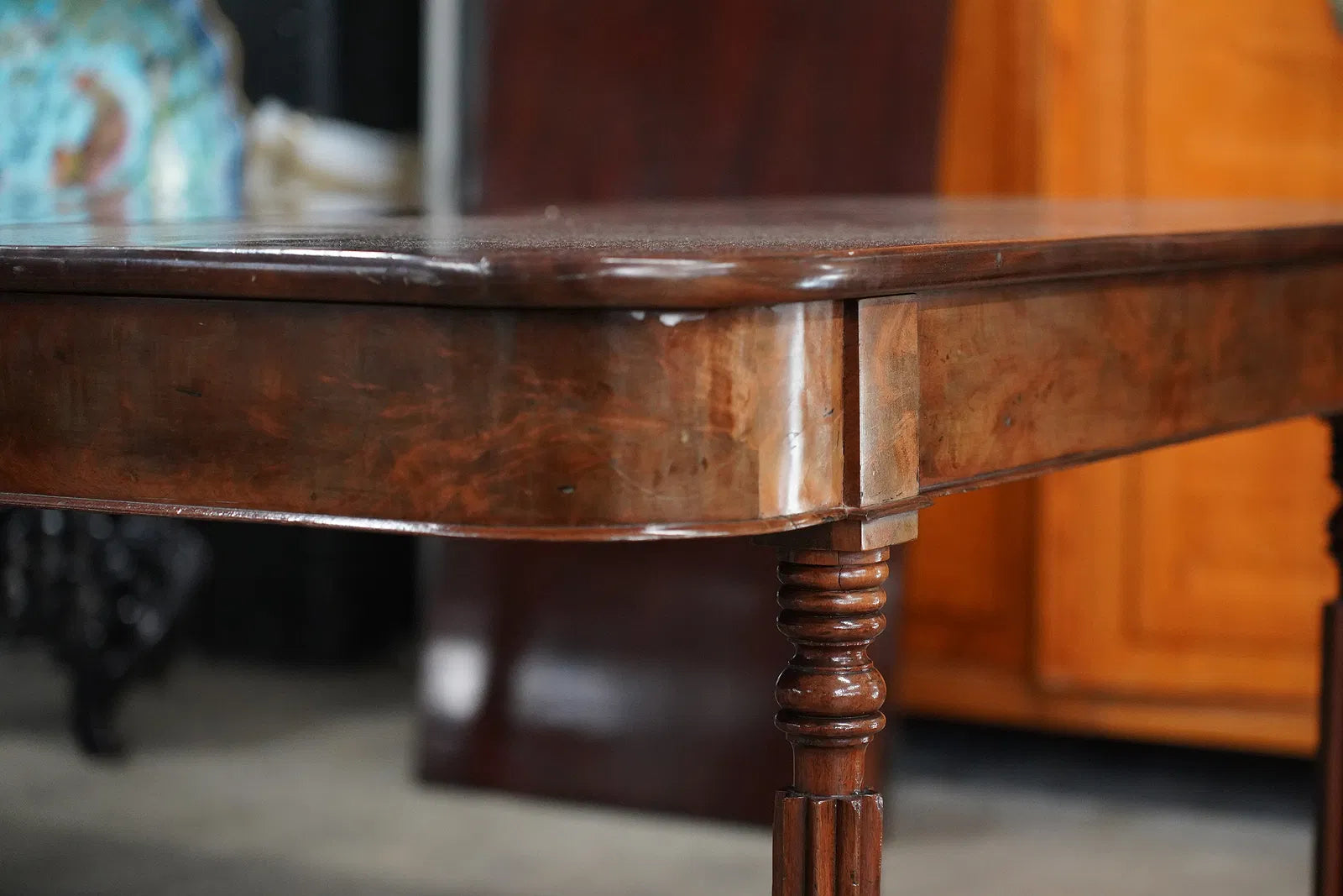AF1-339: Antique American Federal Mahogany Banquet Dining Table