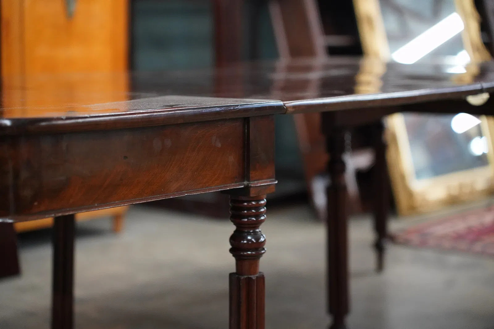 AF1-339: Antique American Federal Mahogany Banquet Dining Table