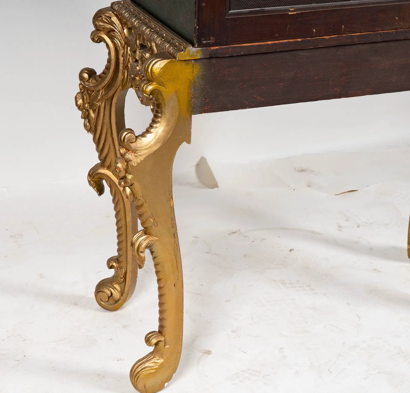 AF3-044: Antique Chinoiserie Cabinet on Carved Gilt Wood Stand