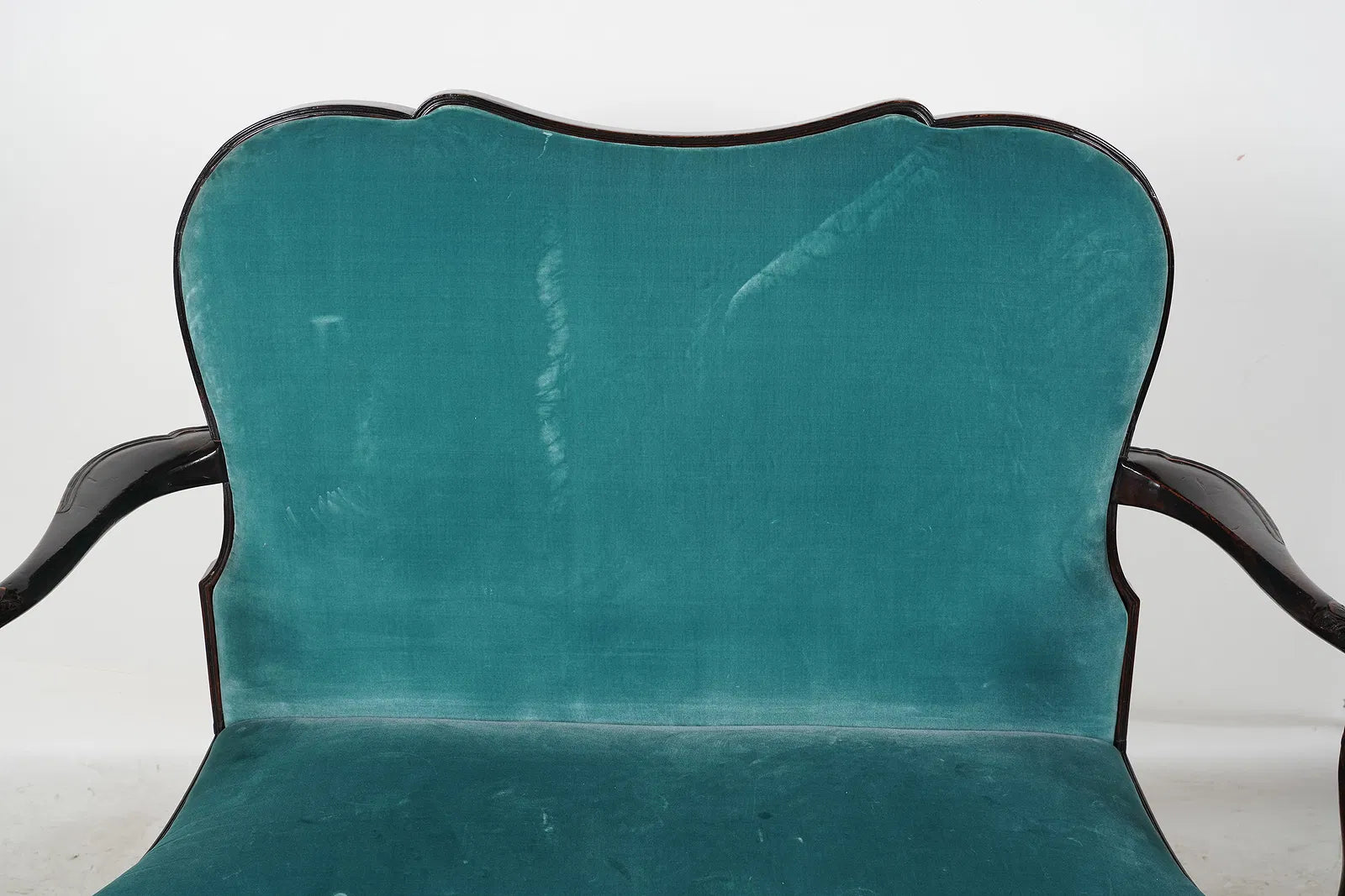 AF2-106: Antique English Georgian Intricately Carved Mahogany Settee With Eagle Head Arms Late 18th Century