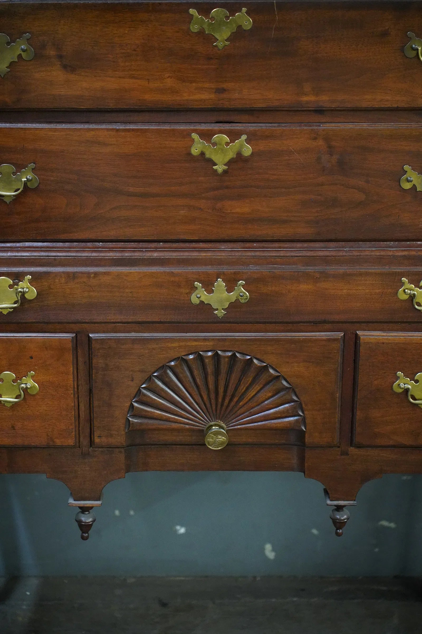 AF4-052: Antique Early 18th Century Massachusetts Walnut Bonnet Top Highboy