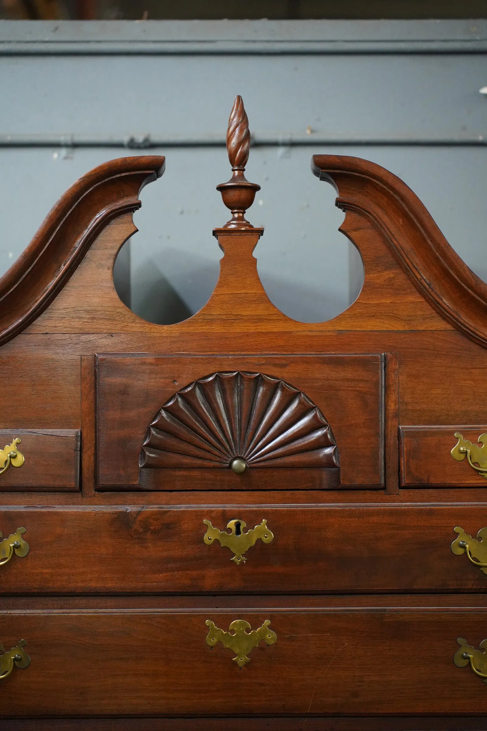 AF4-052: Antique Early 18th Century Massachusetts Walnut Bonnet Top Highboy