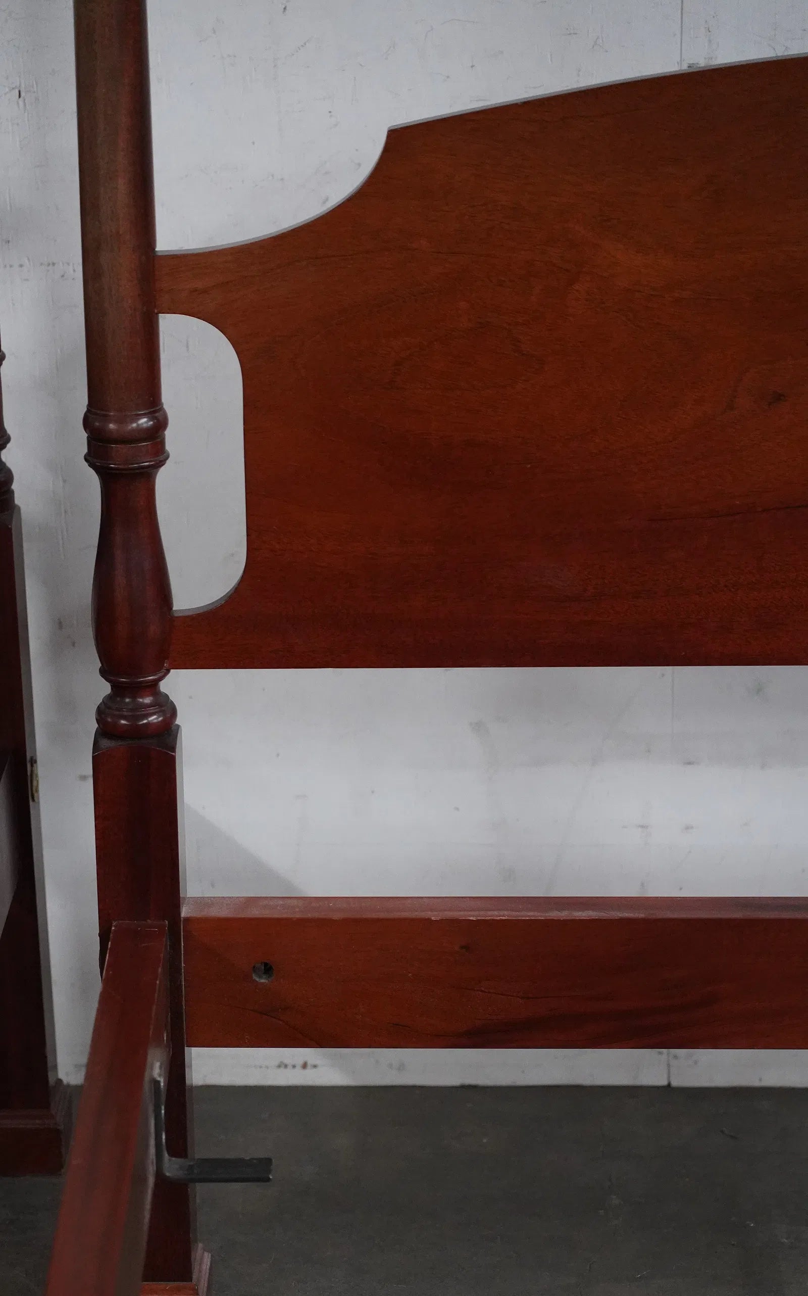 AF6-024: Vintage Reid Classics Furniture Mahogany Four Poster King Bed Late 20th Century