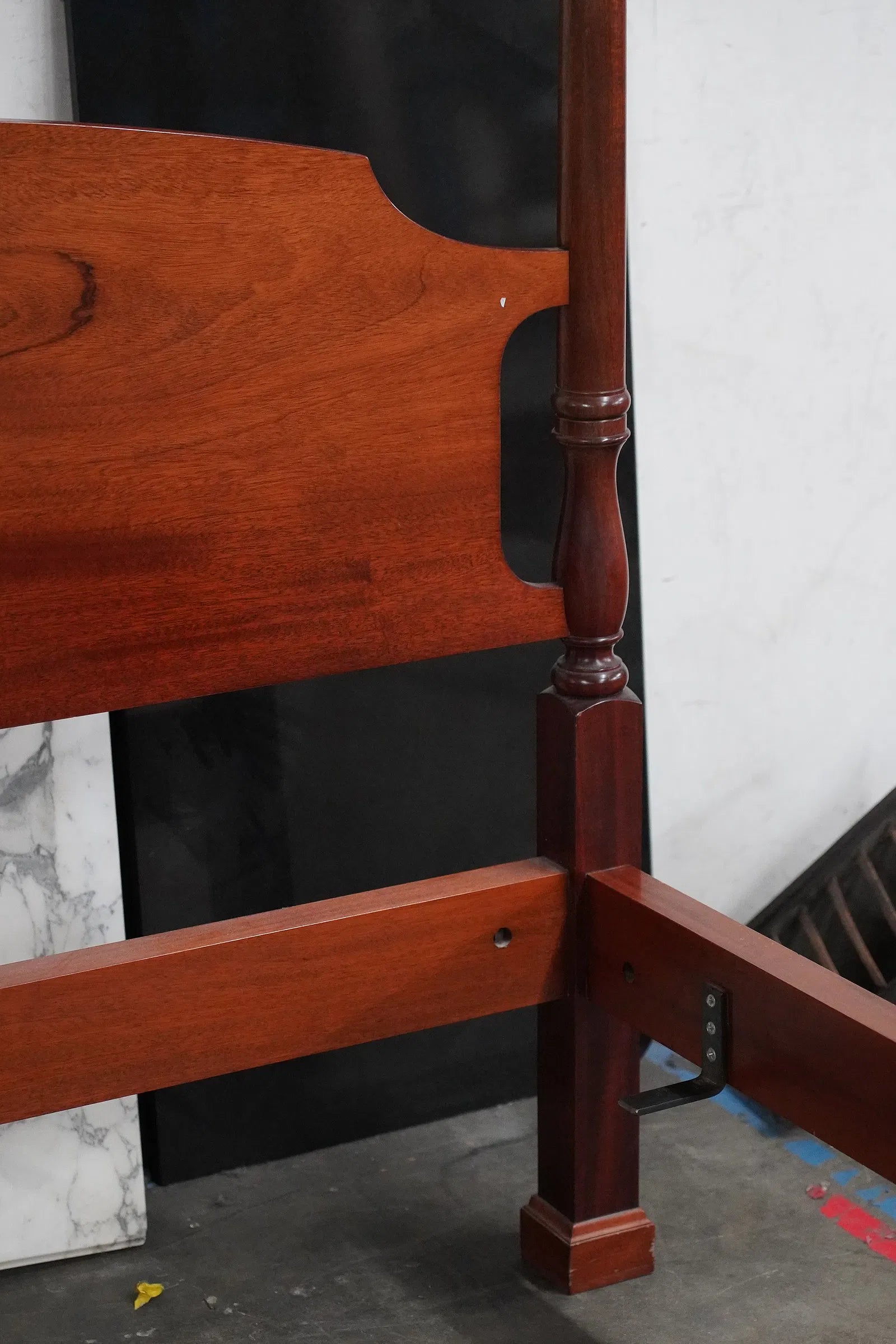 AF6-024: Vintage Reid Classics Furniture Mahogany Four Poster King Bed Late 20th Century