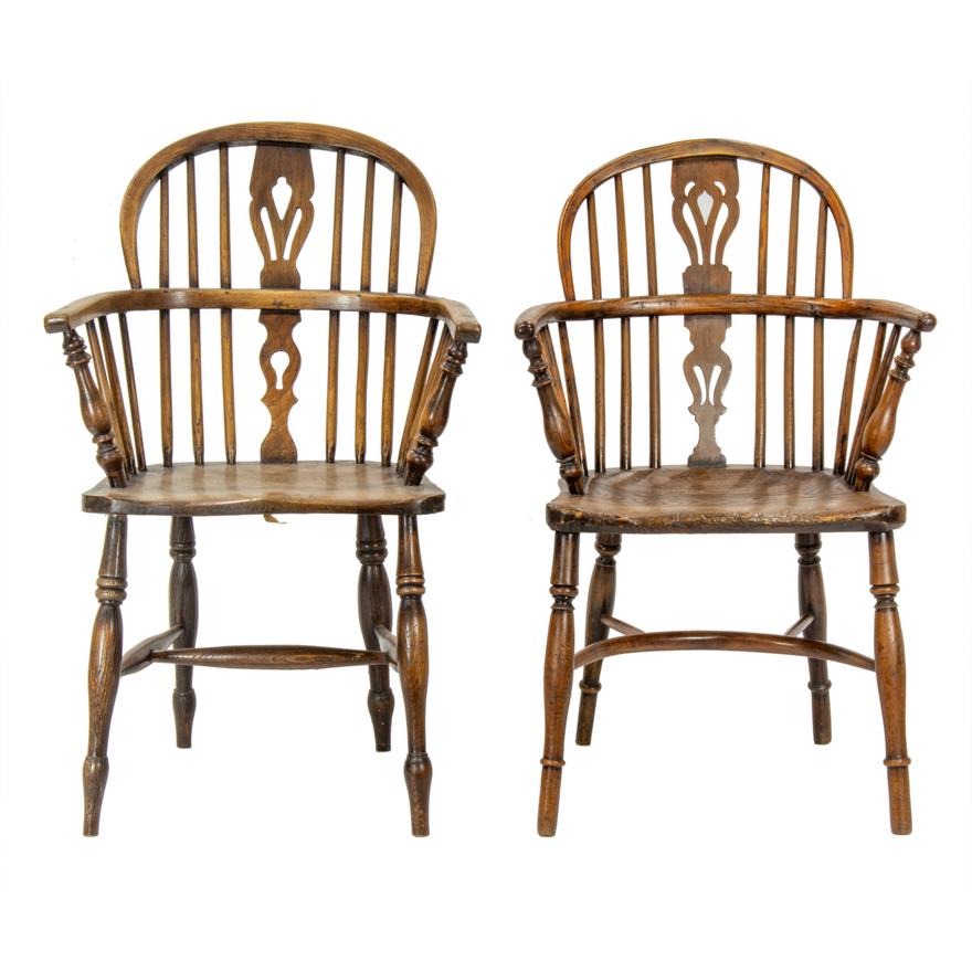 AF2-006: Antique Near Pair of Early 19th Century American Sack Back Windsor Chairs