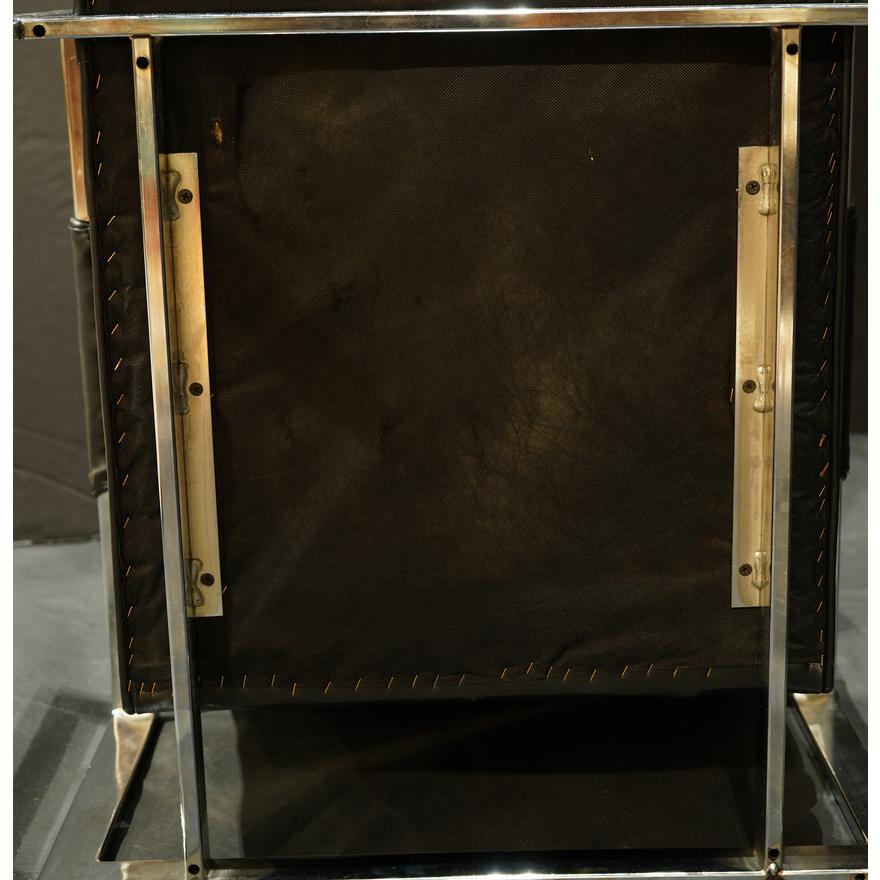 AF2-181: VINTAGE MID 20TH CENTURY MIES VAN DER ROHE STYLE BLACK LEATHER AND CHROME ARMCHAIR