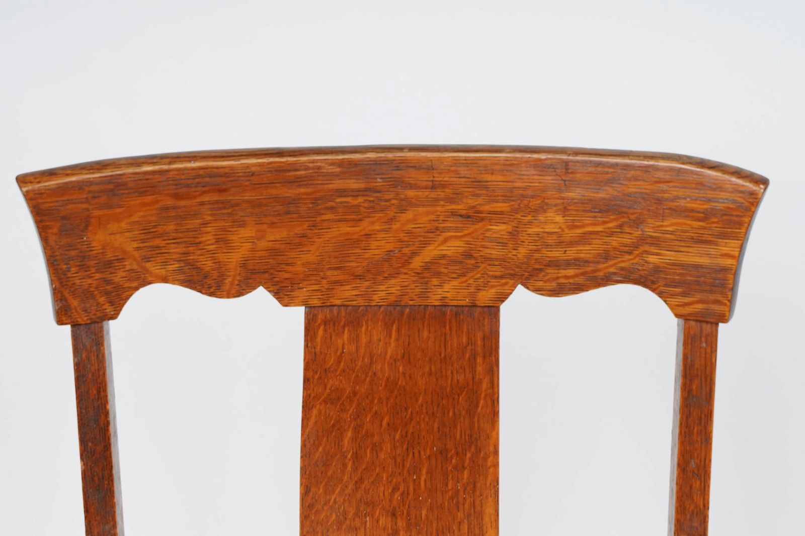 AF2-160: ANTIQUE SET OF 4 FOUR EARLY 20TH CENTURY AMERICAN OAK DINING CHAIRS