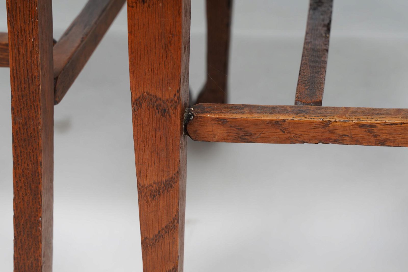 AF2-160: ANTIQUE SET OF 4 FOUR EARLY 20TH CENTURY AMERICAN OAK DINING CHAIRS