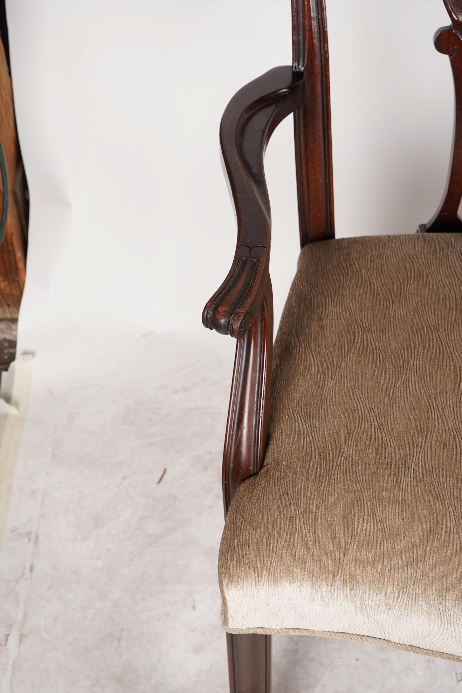 AF2-017: Antique Carved Mahogany Chippendale Chairs Set of Four Early 19th Century