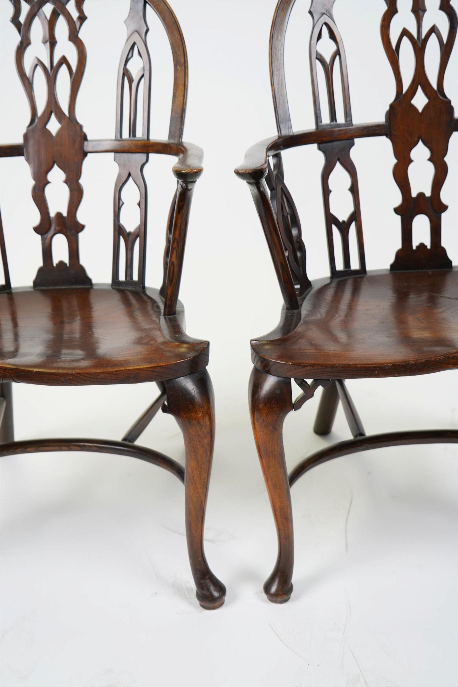 AF2-020: Vintage Pair of Mid 20th Century Frederick Parker & Sons English Oak Sack Back Windsor Chairs