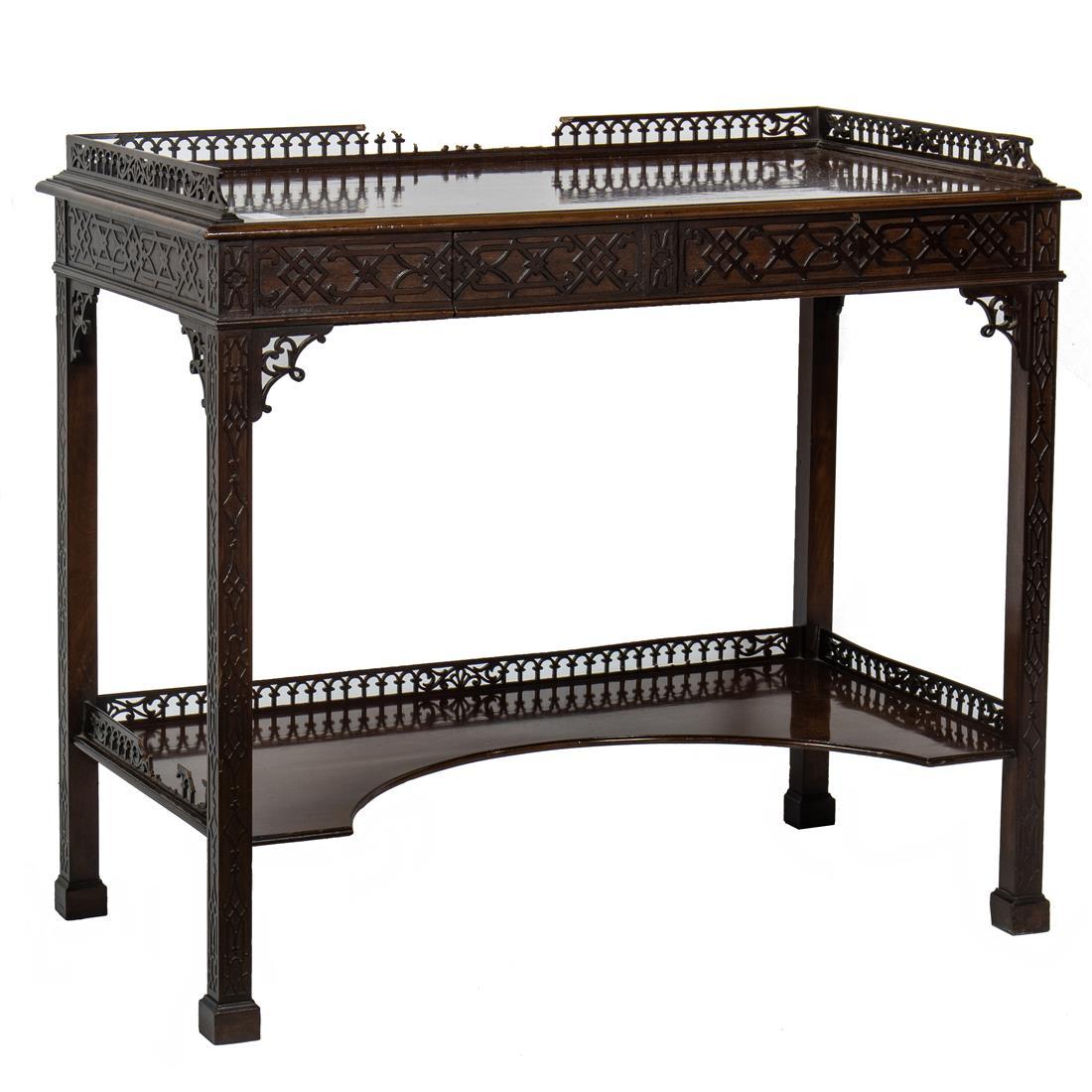 AF1-283: Antique Early 19th C English Chippendale Style Mahogany Tea Table