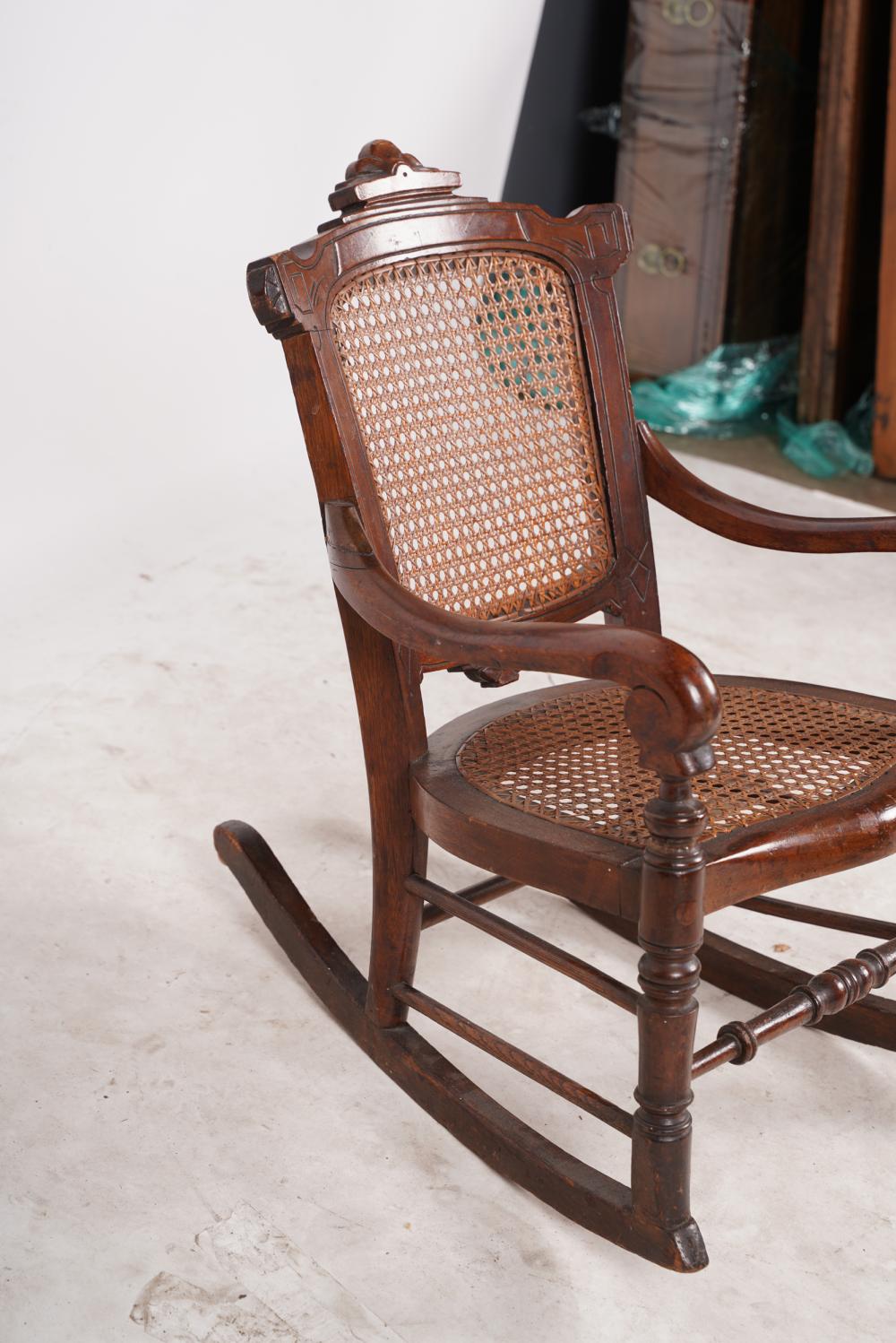 AF2-031: ANTIQUE LATE 19TH CENTURY AMERICAN VICTORIAN WALNUT CHILDS ROCKING CHAIR