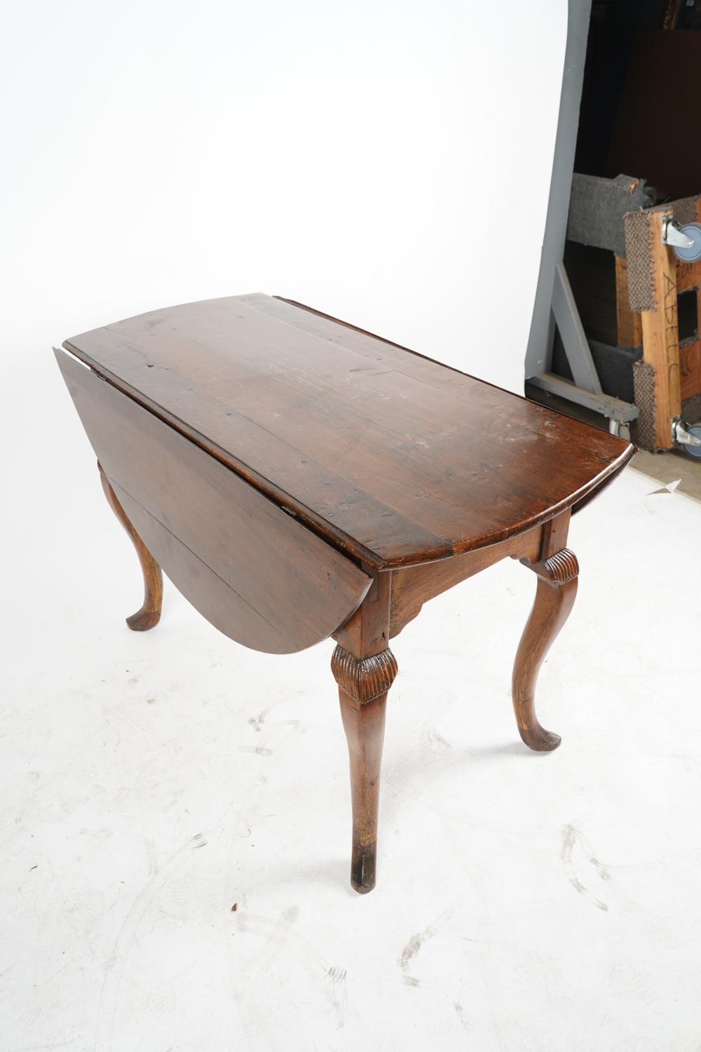 AF1-033: Antique French Provincial Oak Gateleg Drop Leaf Table Owned By Norman Lear