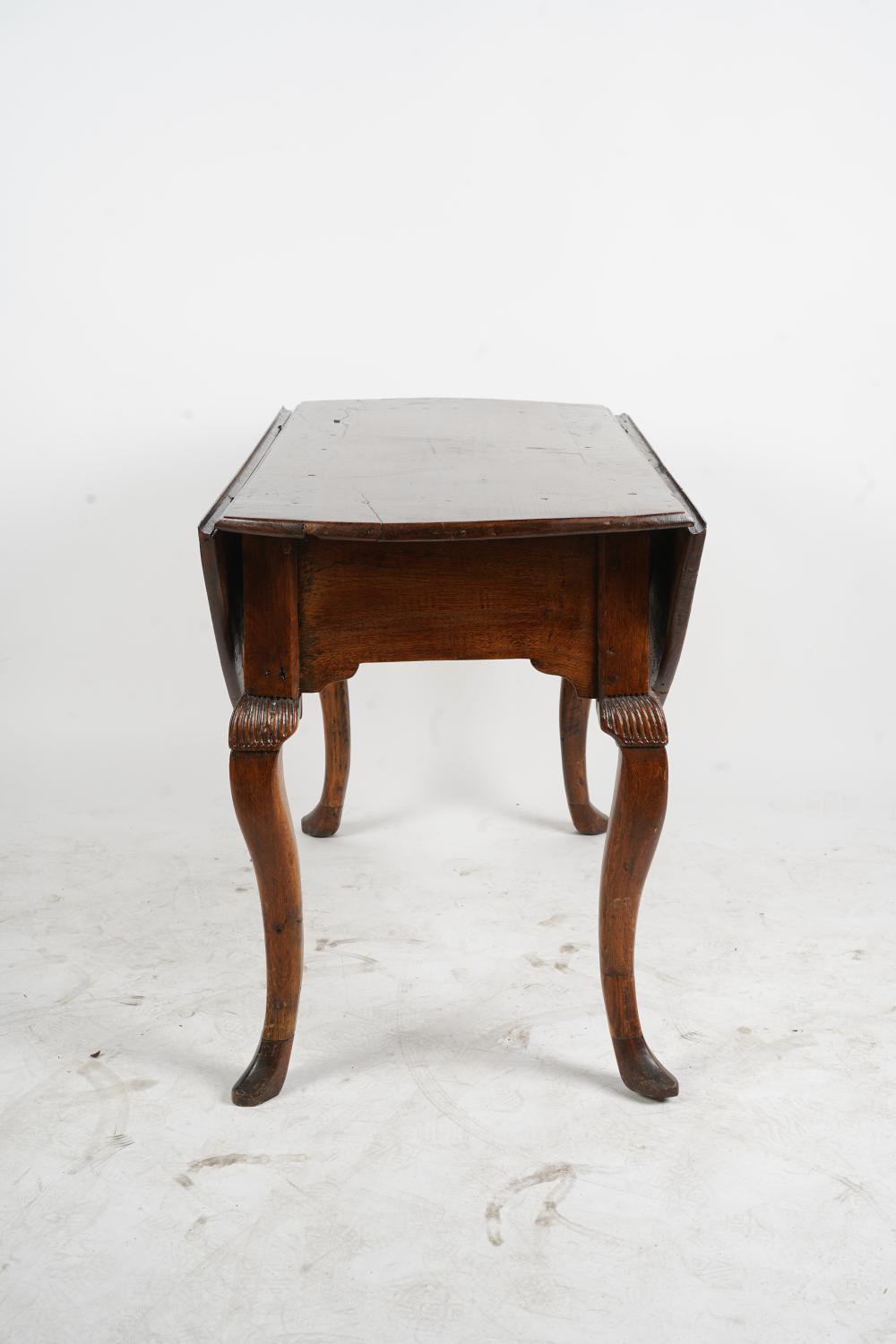 AF1-033: Antique French Provincial Oak Gateleg Drop Leaf Table Owned By Norman Lear