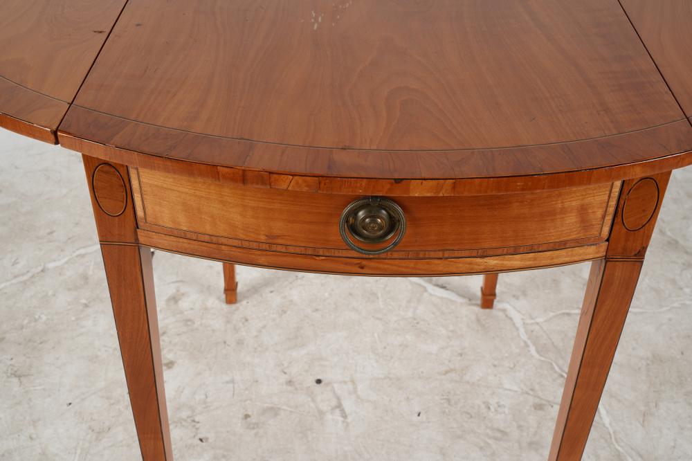 AF1-076:  ANTIQUE LATE 18TH CENTURY AMERICAN SHERATON SATINWOOD PEMBROKE TABLE