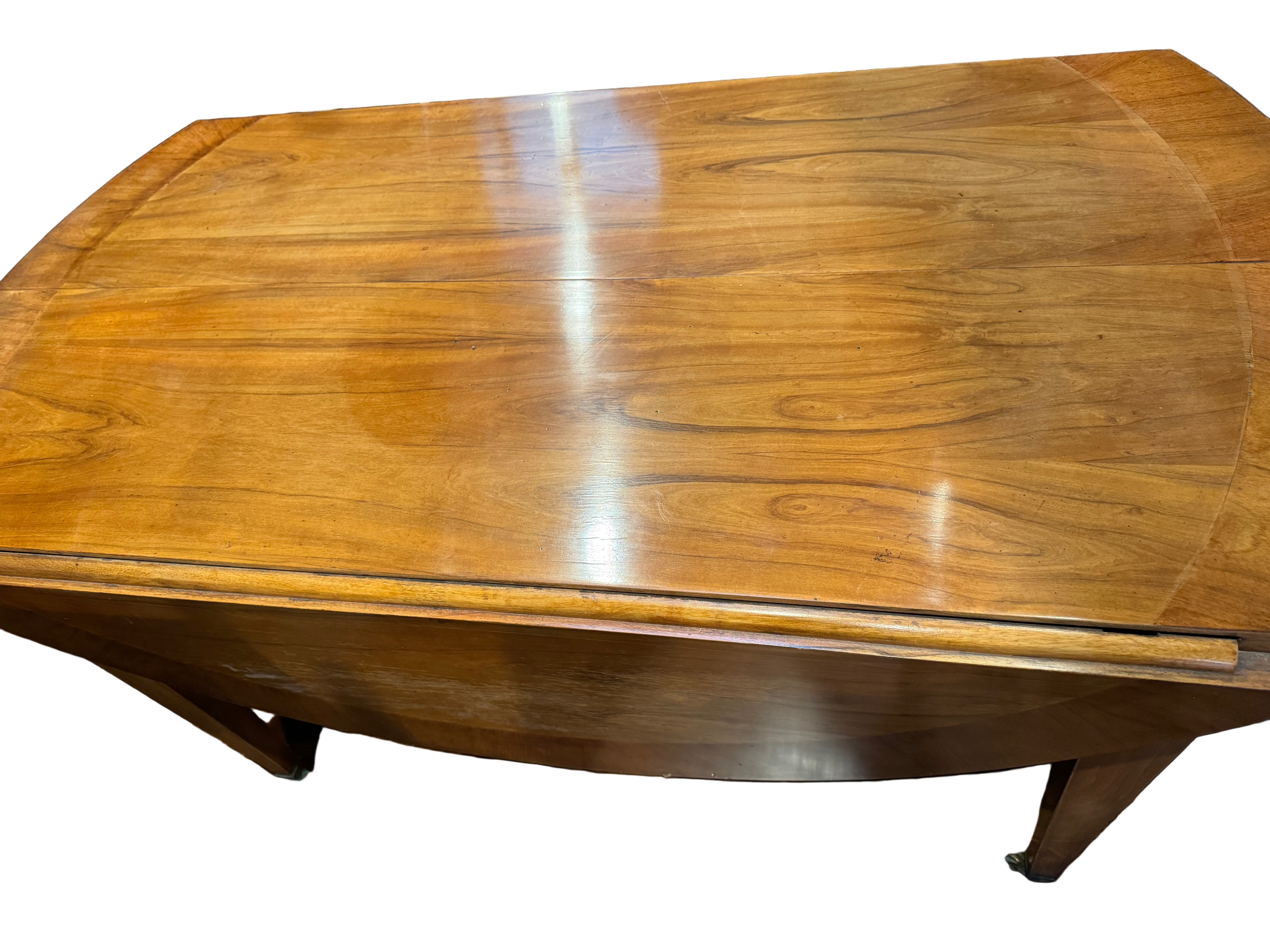 AF1-200: French Directoire Walnut Cross Banded Drop Leaf Extension Dining Table 20th Century