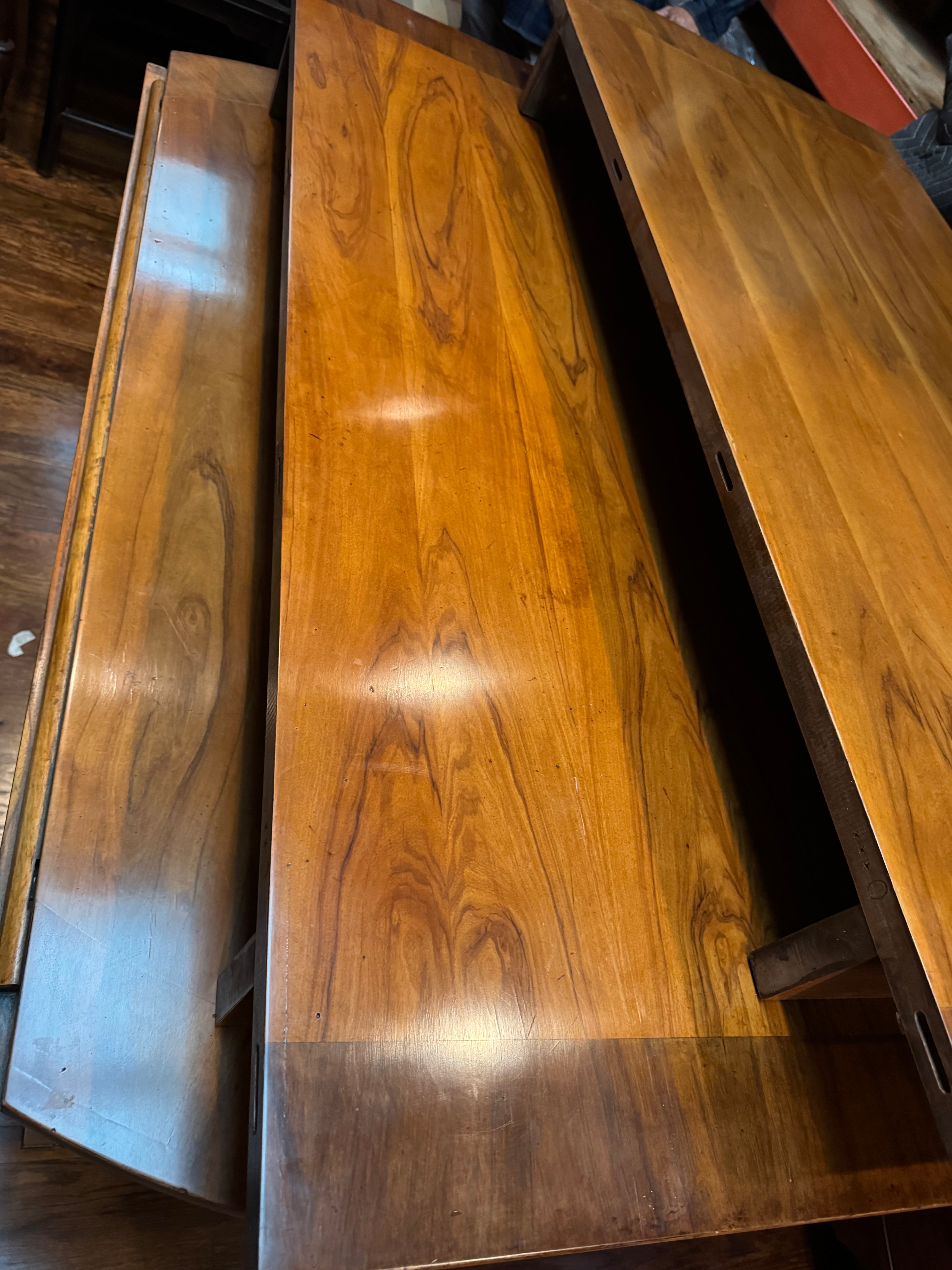 AF1-200: French Directoire Walnut Cross Banded Drop Leaf Extension Dining Table 20th Century
