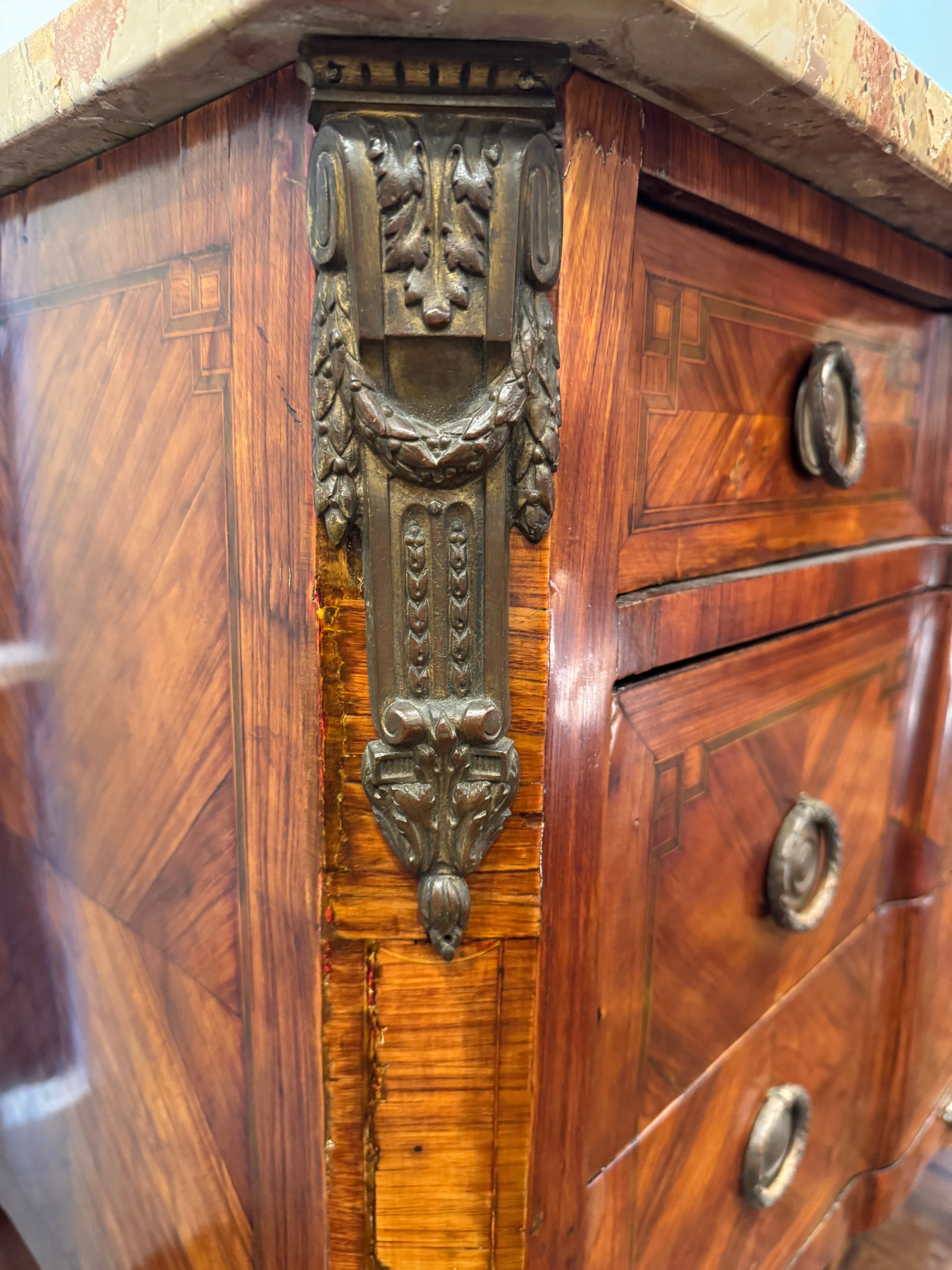 AF4-103: Antique Late 18th Century French Louis XV Parquetry Commode With Breche D'Alep Marble Top