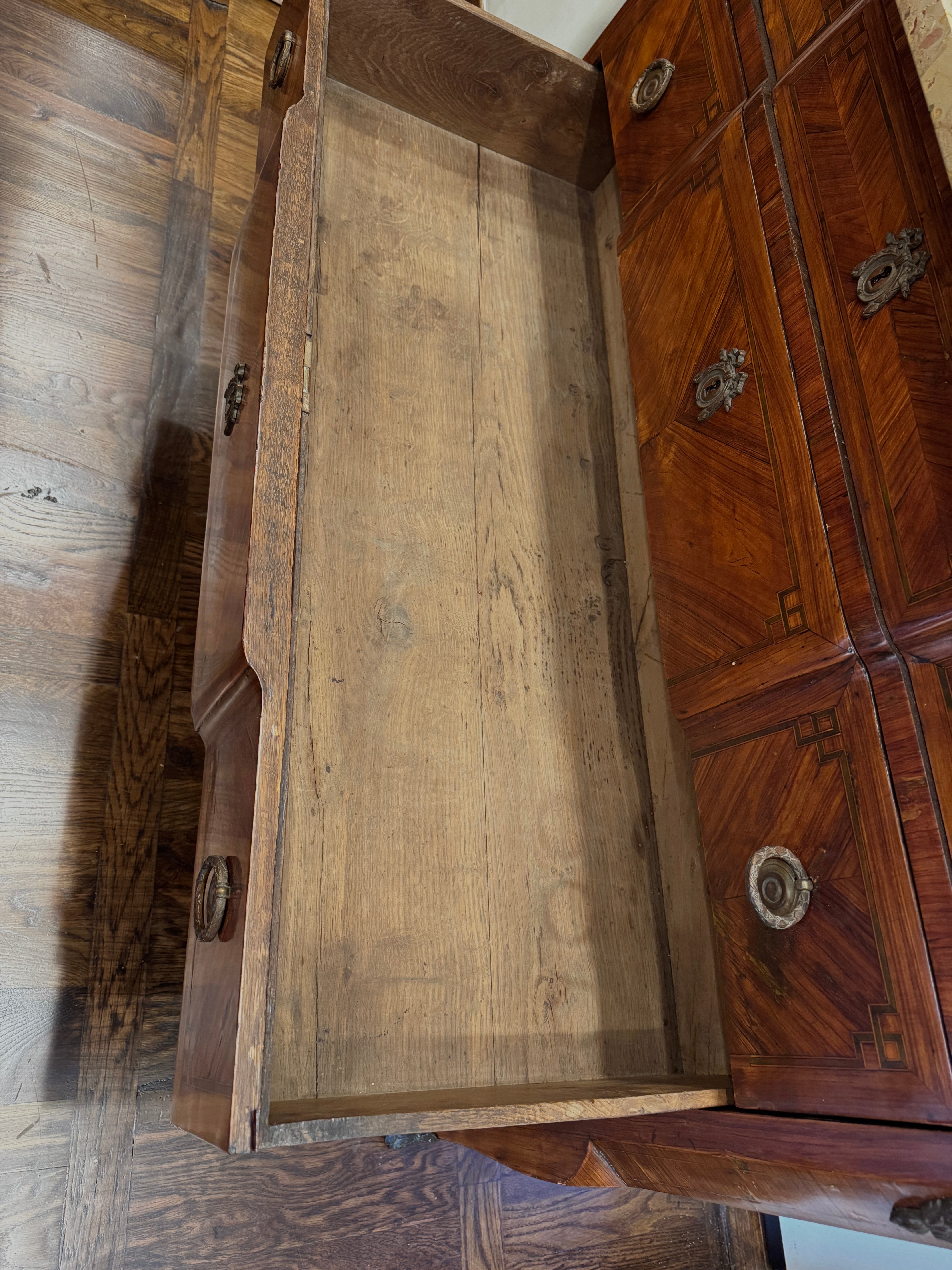 AF4-103: Antique Late 18th Century French Louis XV Parquetry Commode With Breche D'Alep Marble Top