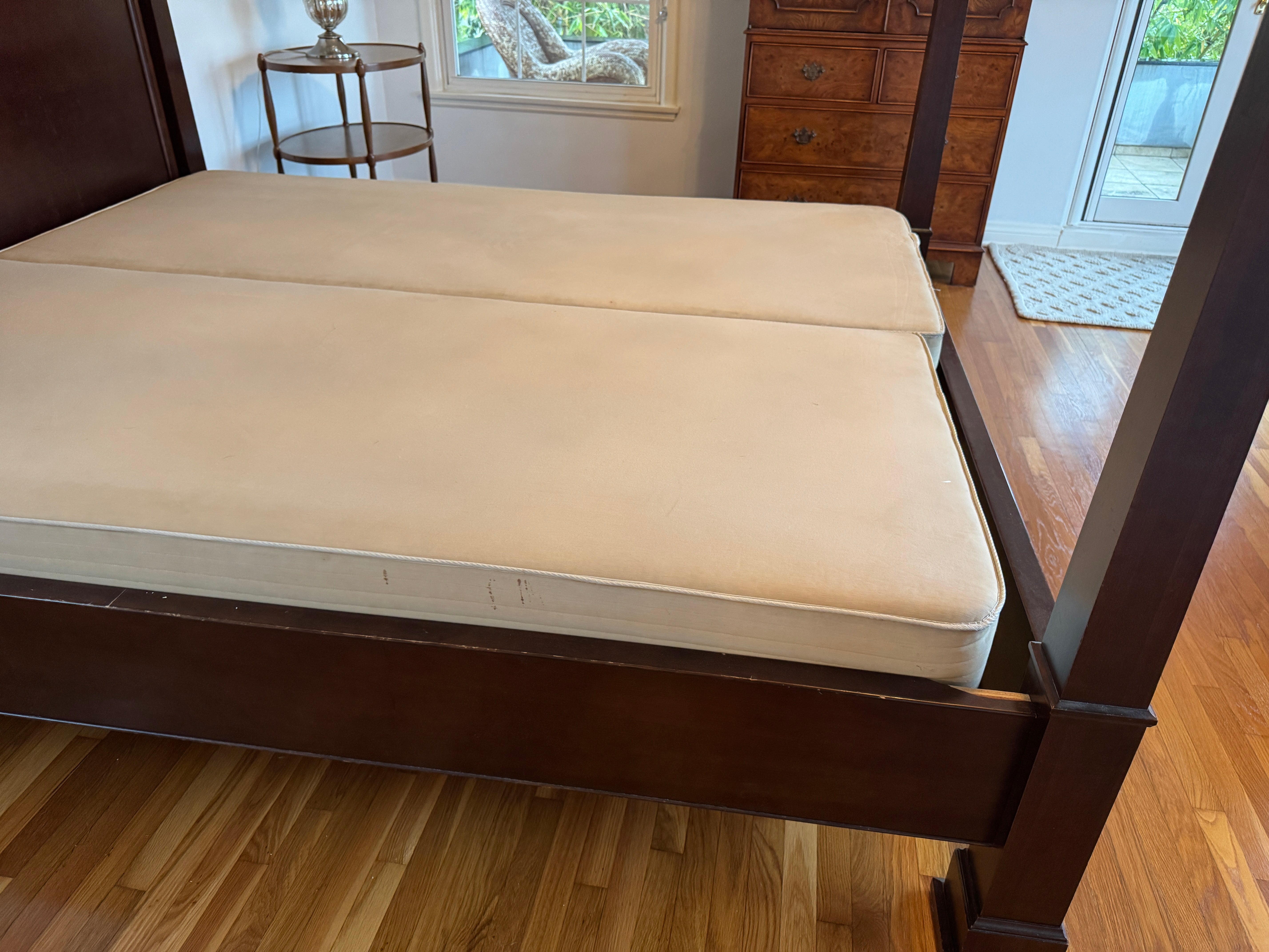 AF6-020: Restoration Hardware Four Poster California King Mahogany Bed Frame With Tester Late 20th Century