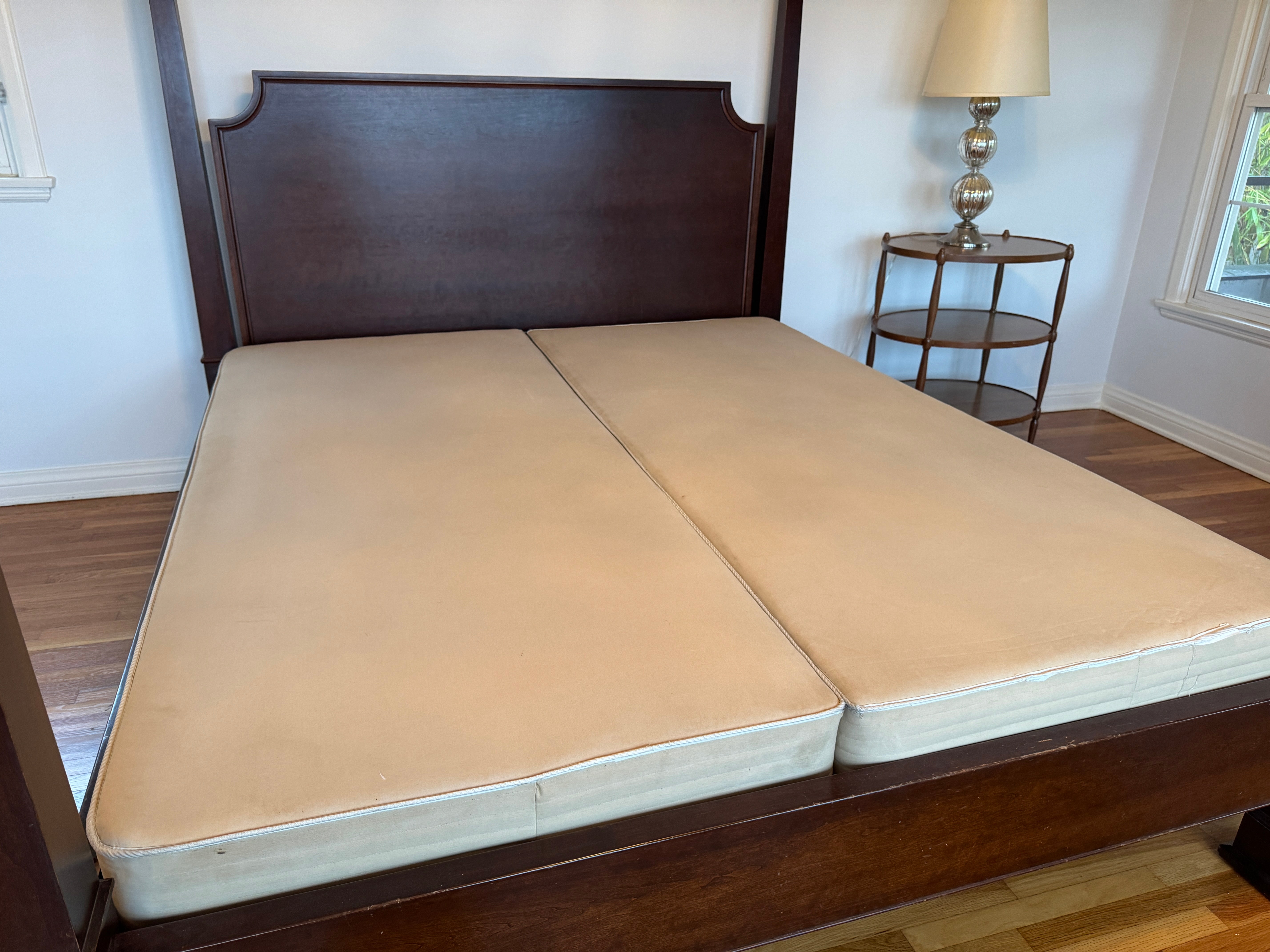 AF6-020: Restoration Hardware Four Poster California King Mahogany Bed Frame With Tester Late 20th Century