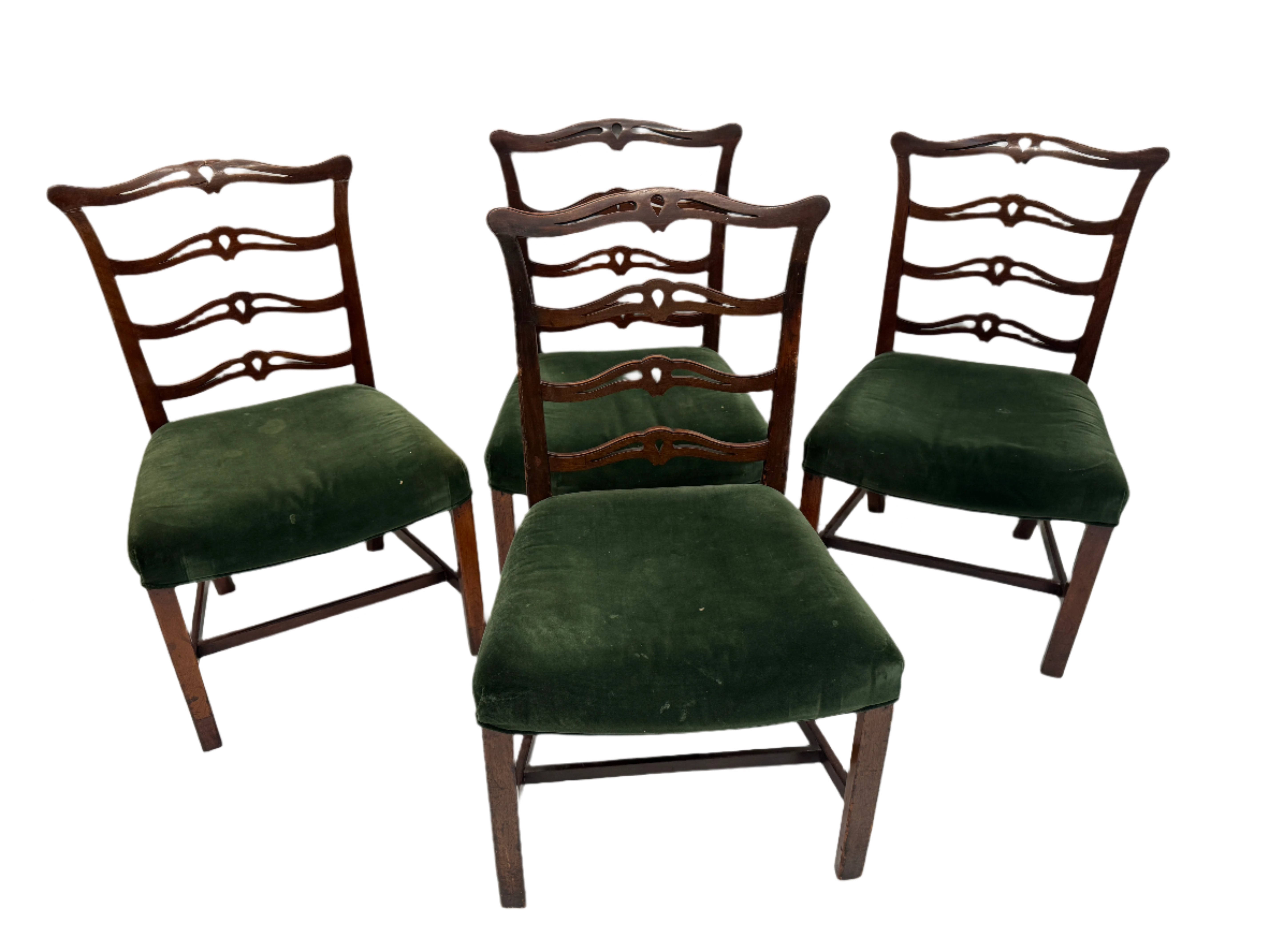 Antique Set of 4 American Federal Mahogany Ladder-Back Side Chairs Early 19th Century  | Work of Man