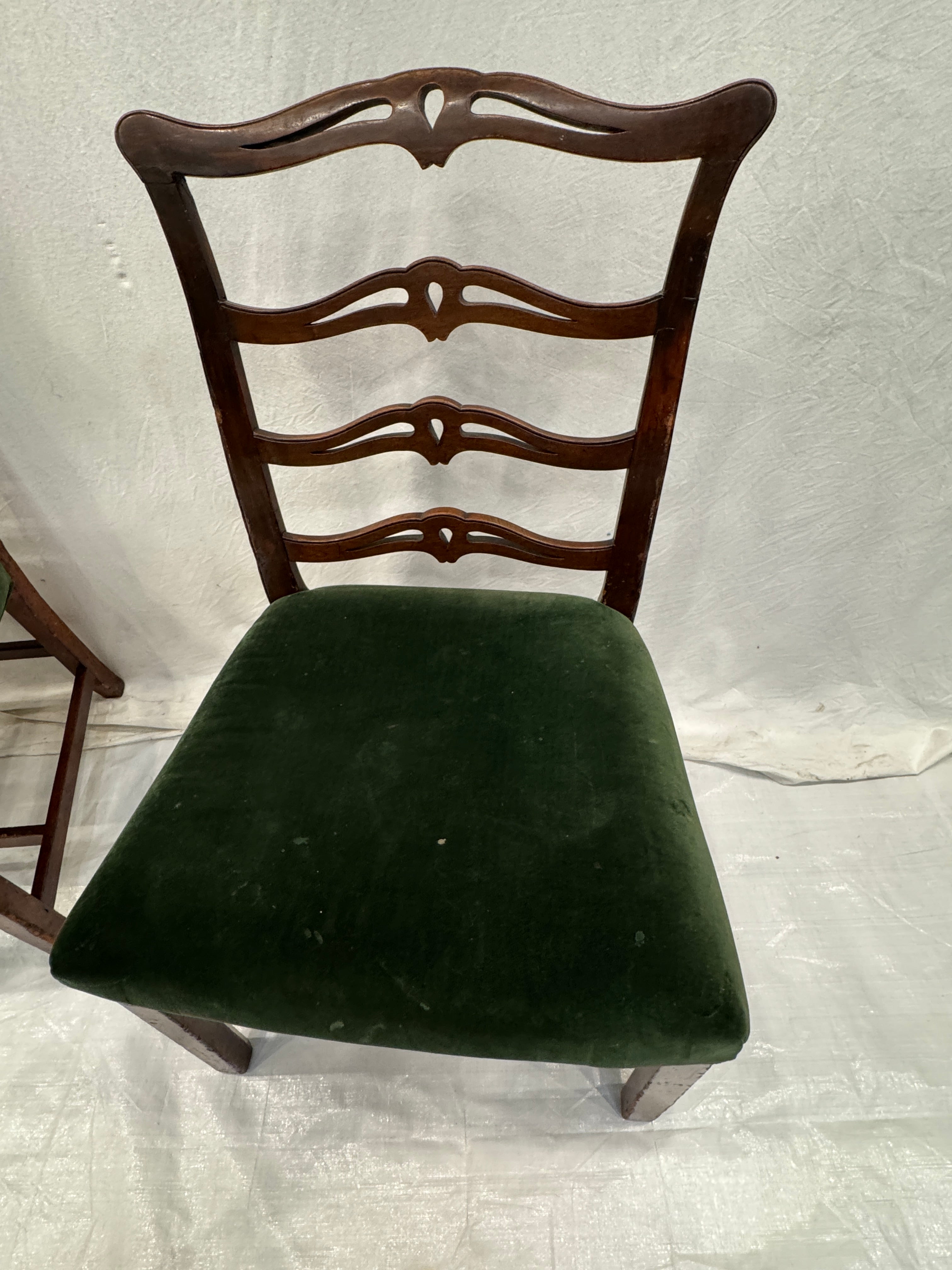 AF2-610: Antique Set of 4 American Federal Mahogany Ladder-Back Side Chairs Early 19th Century