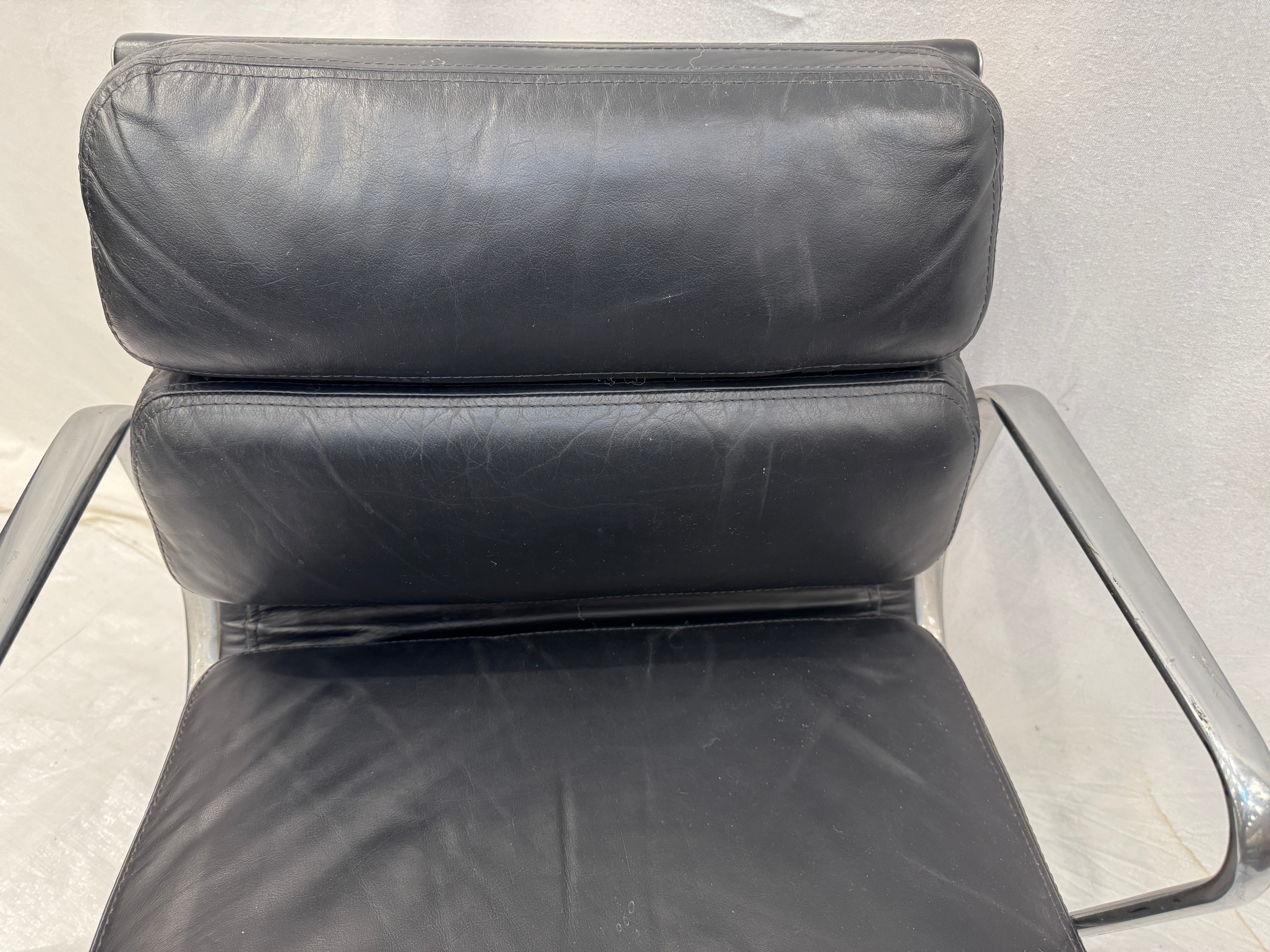 AF2-614: Original Herman Miller Aluminum Eames Soft Pad Group Management Conference Chair