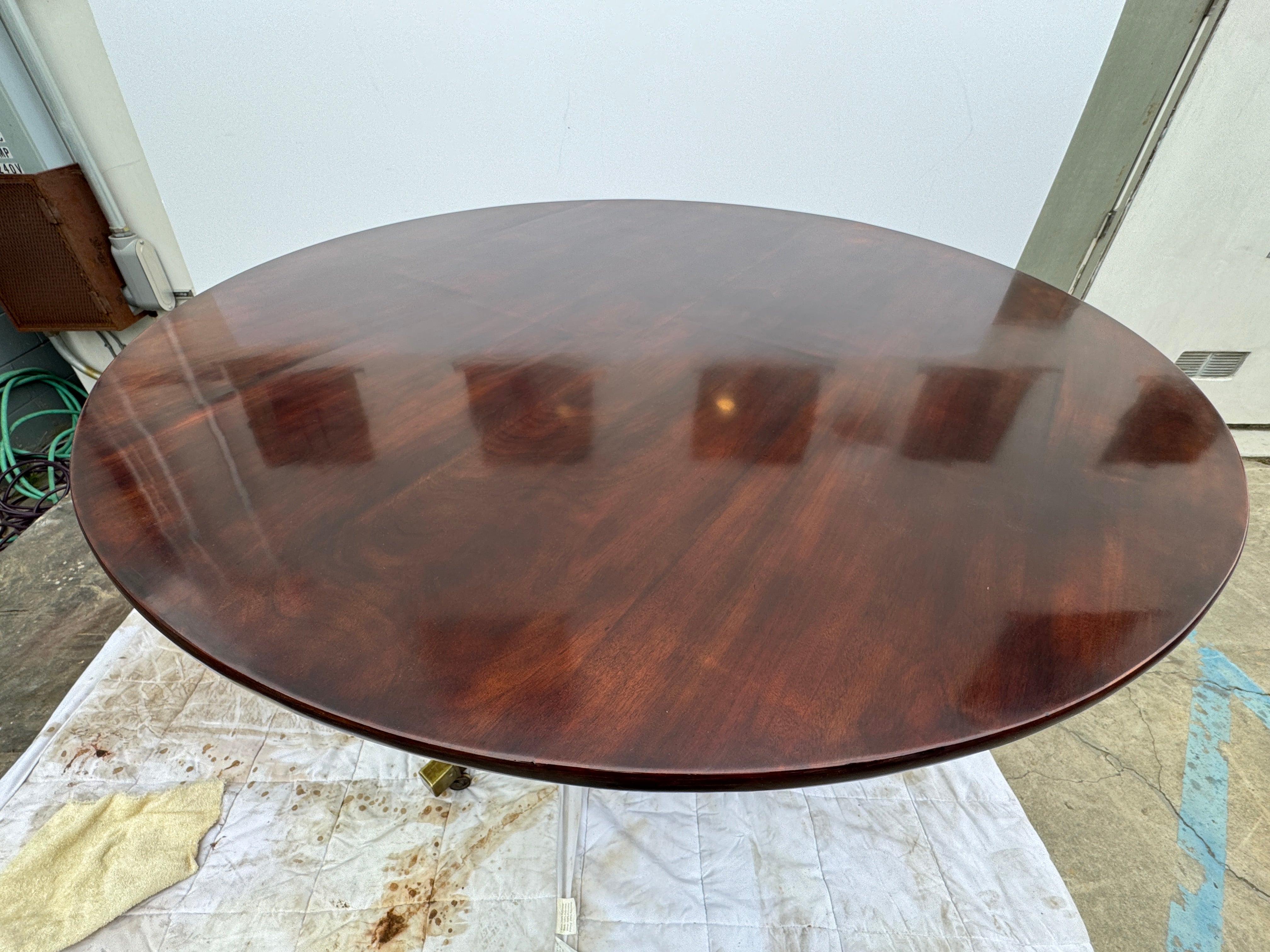 AF1-014:  ANTIQUE EARLY 20th CENTURY ENGLISH REGENCY STYLE MAHOGANY 60" DIAMETER DINING TABLE