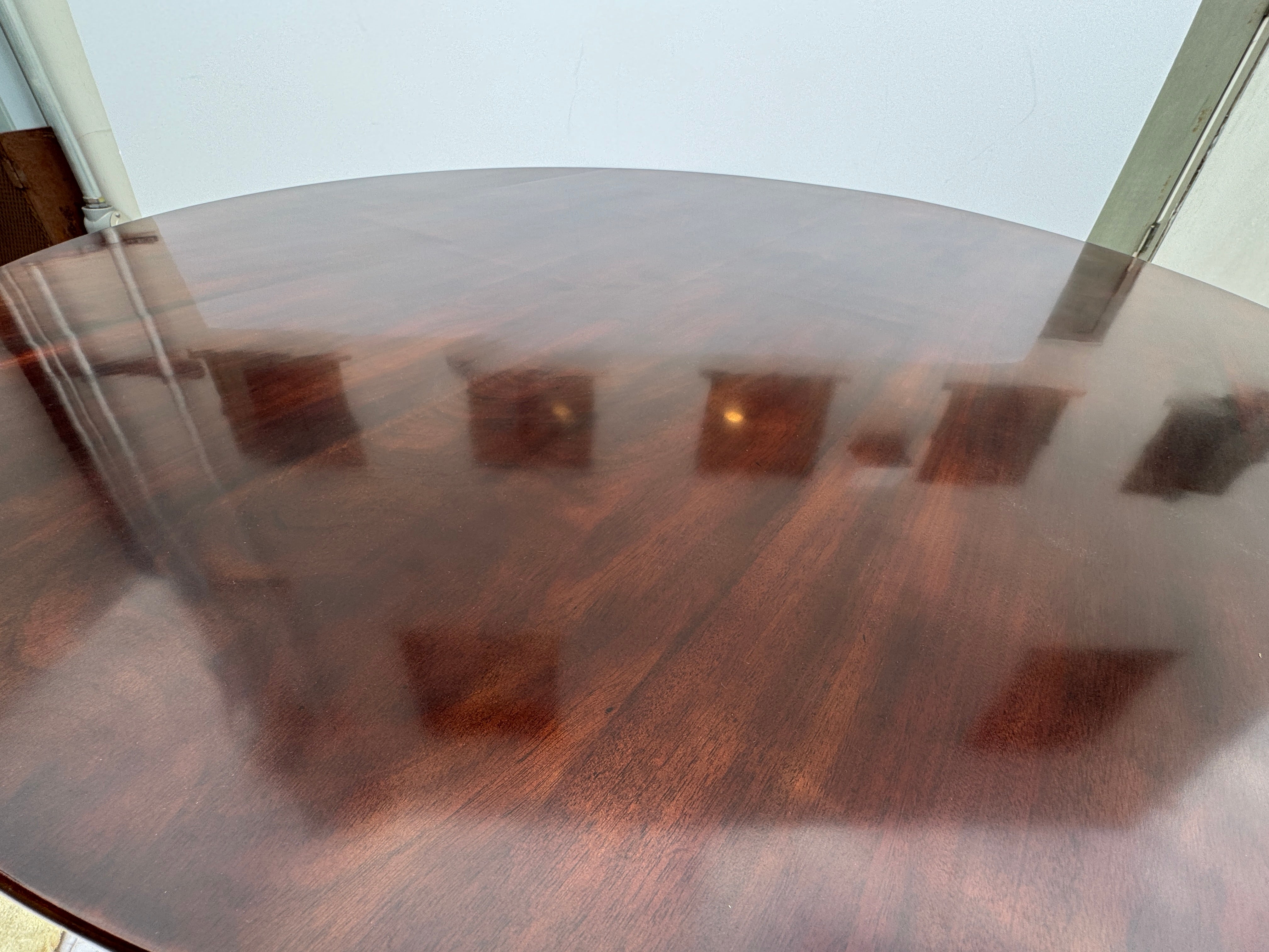 AF1-014:  ANTIQUE EARLY 20th CENTURY ENGLISH REGENCY STYLE MAHOGANY 60" DIAMETER DINING TABLE