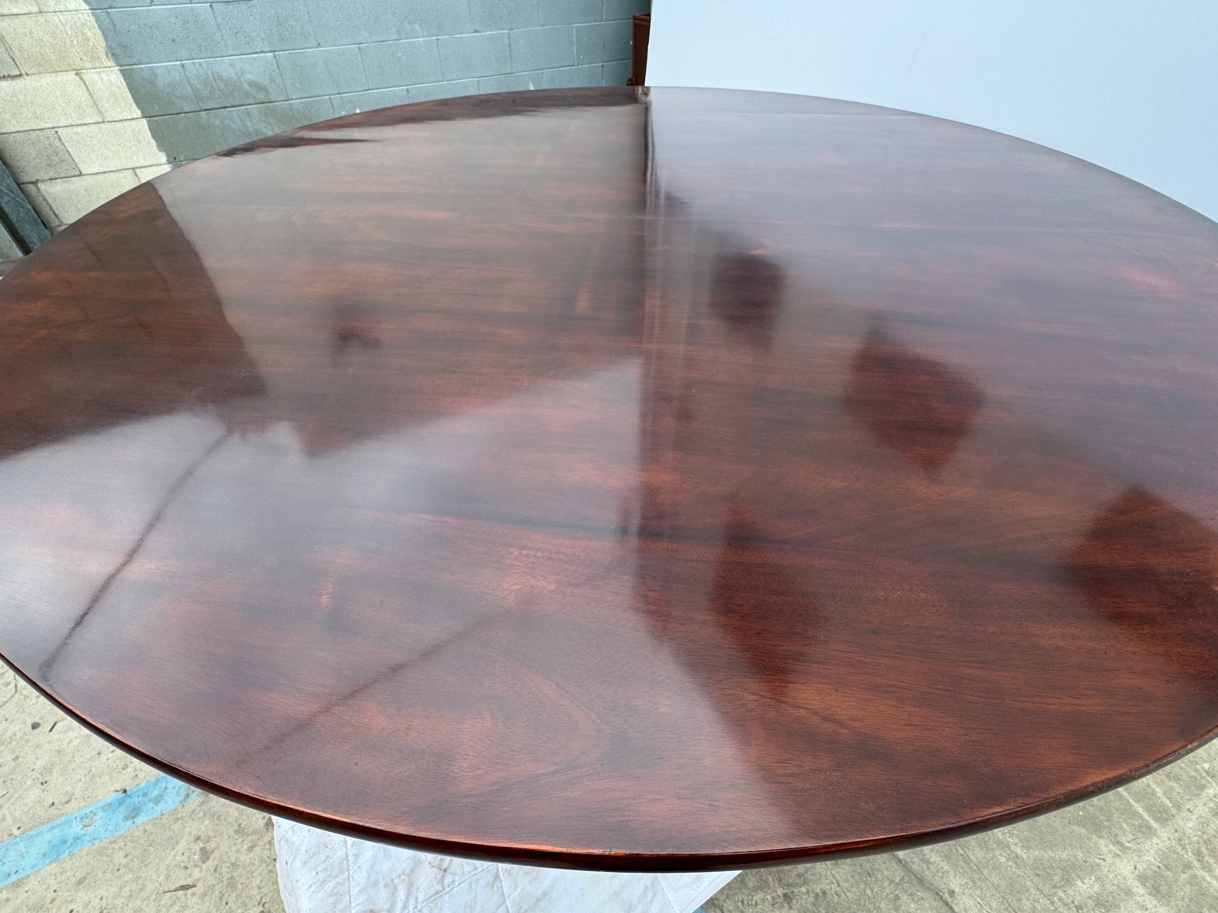 AF1-014:  ANTIQUE EARLY 20th CENTURY ENGLISH REGENCY STYLE MAHOGANY 60" DIAMETER DINING TABLE