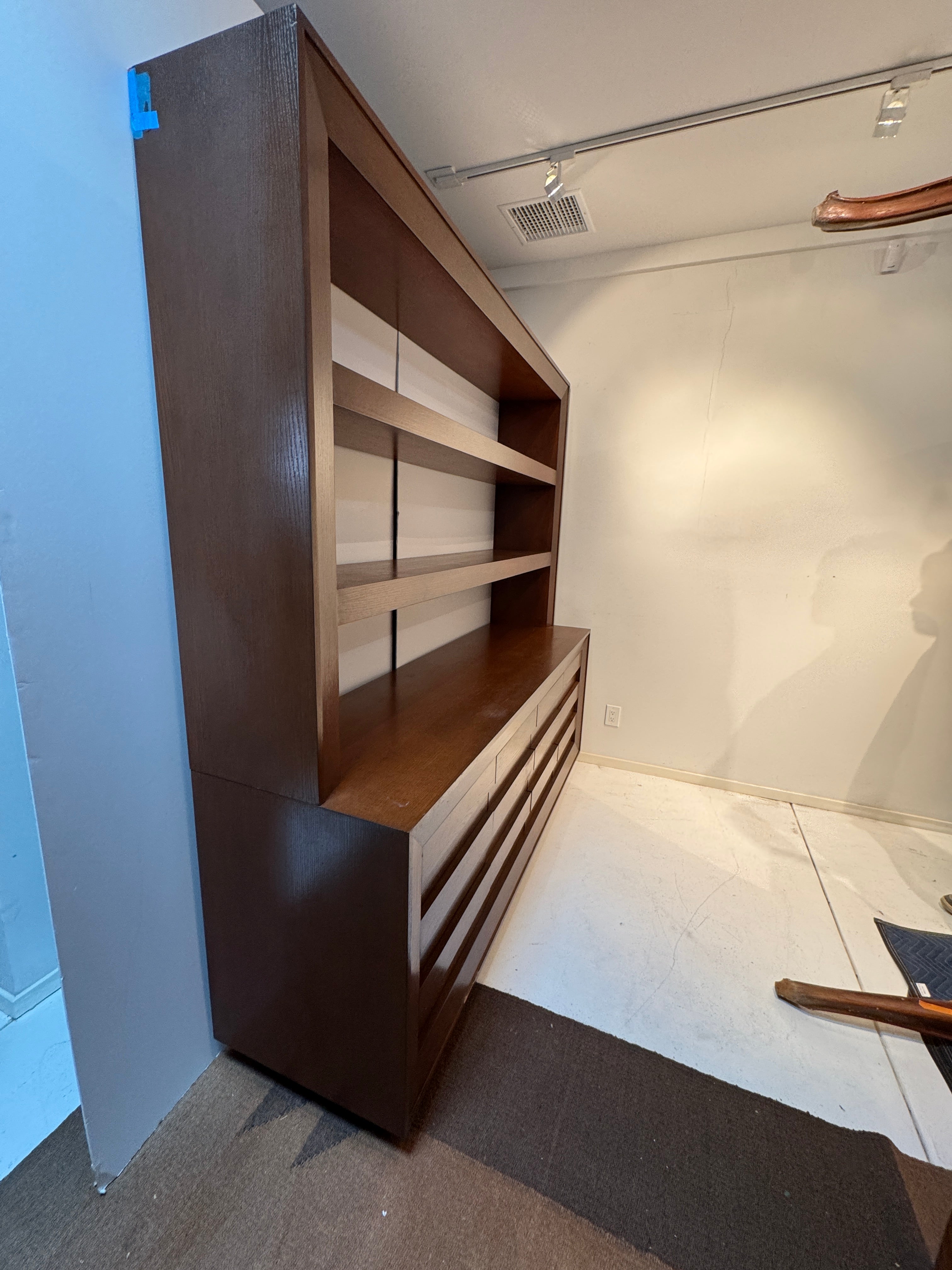 AF3-033: Vintage Oak Display Shelves and Cabinet