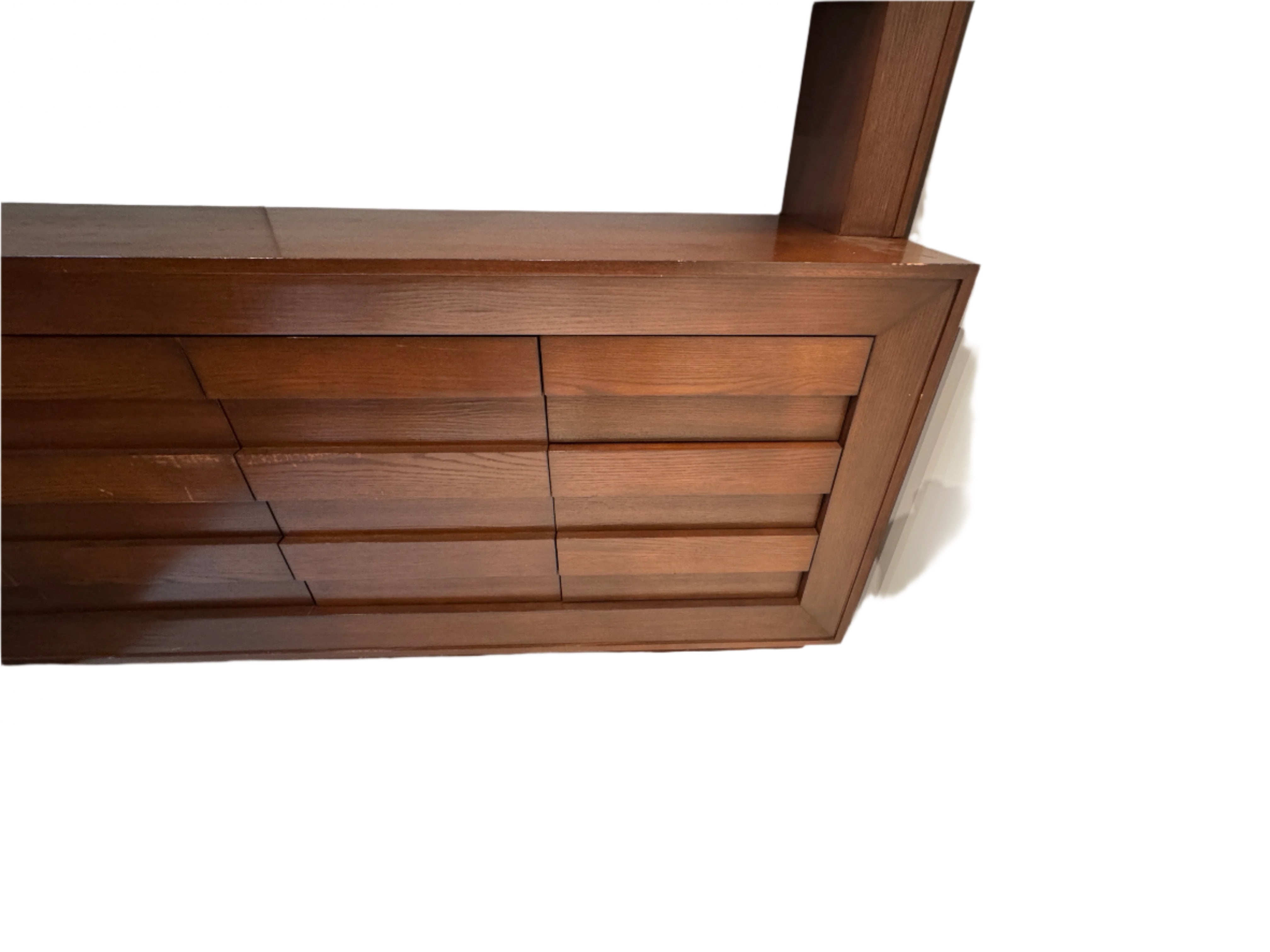 AF3-033: Vintage Oak Display Shelves and Cabinet