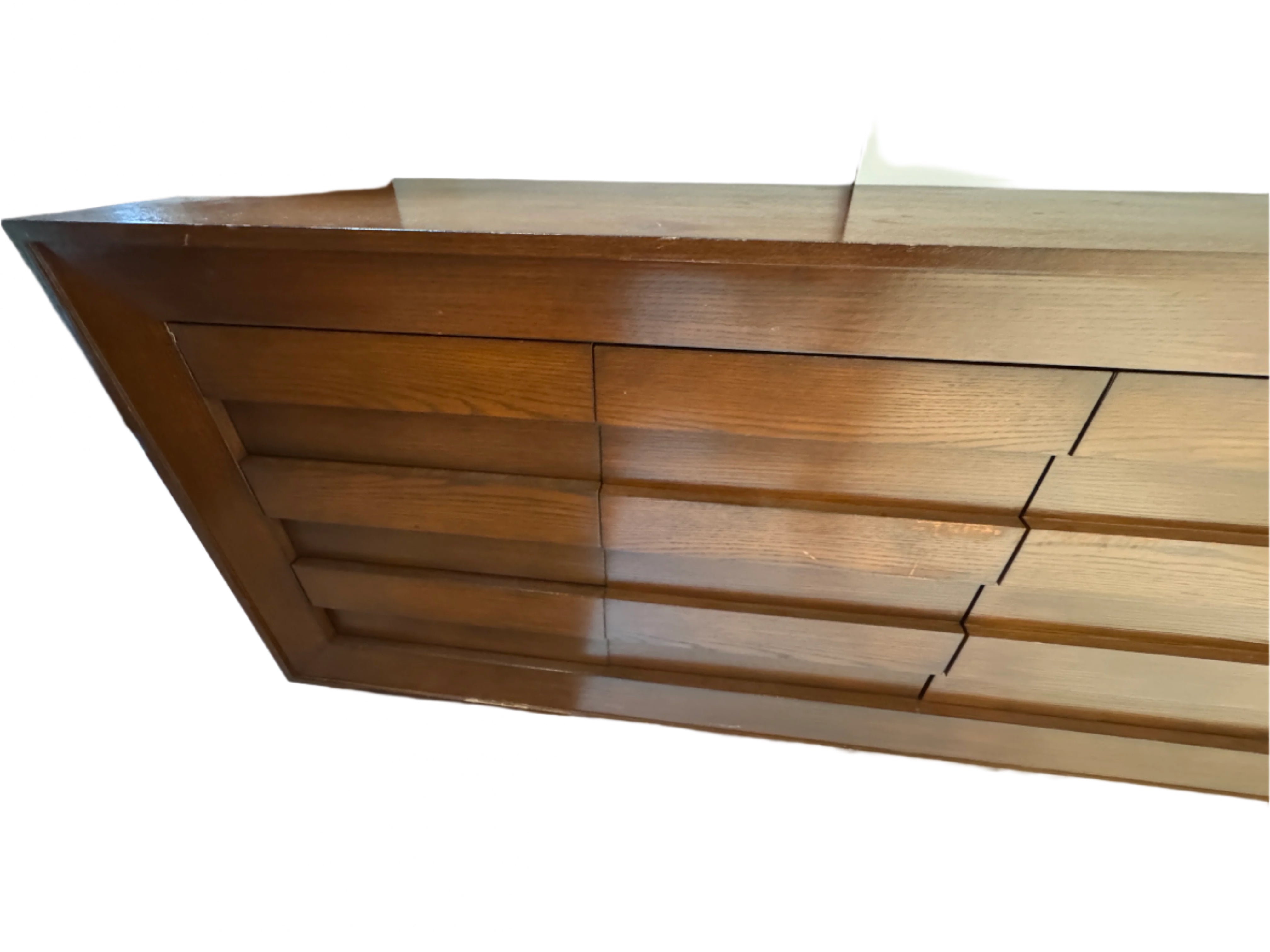 AF3-033: Vintage Oak Display Shelves and Cabinet