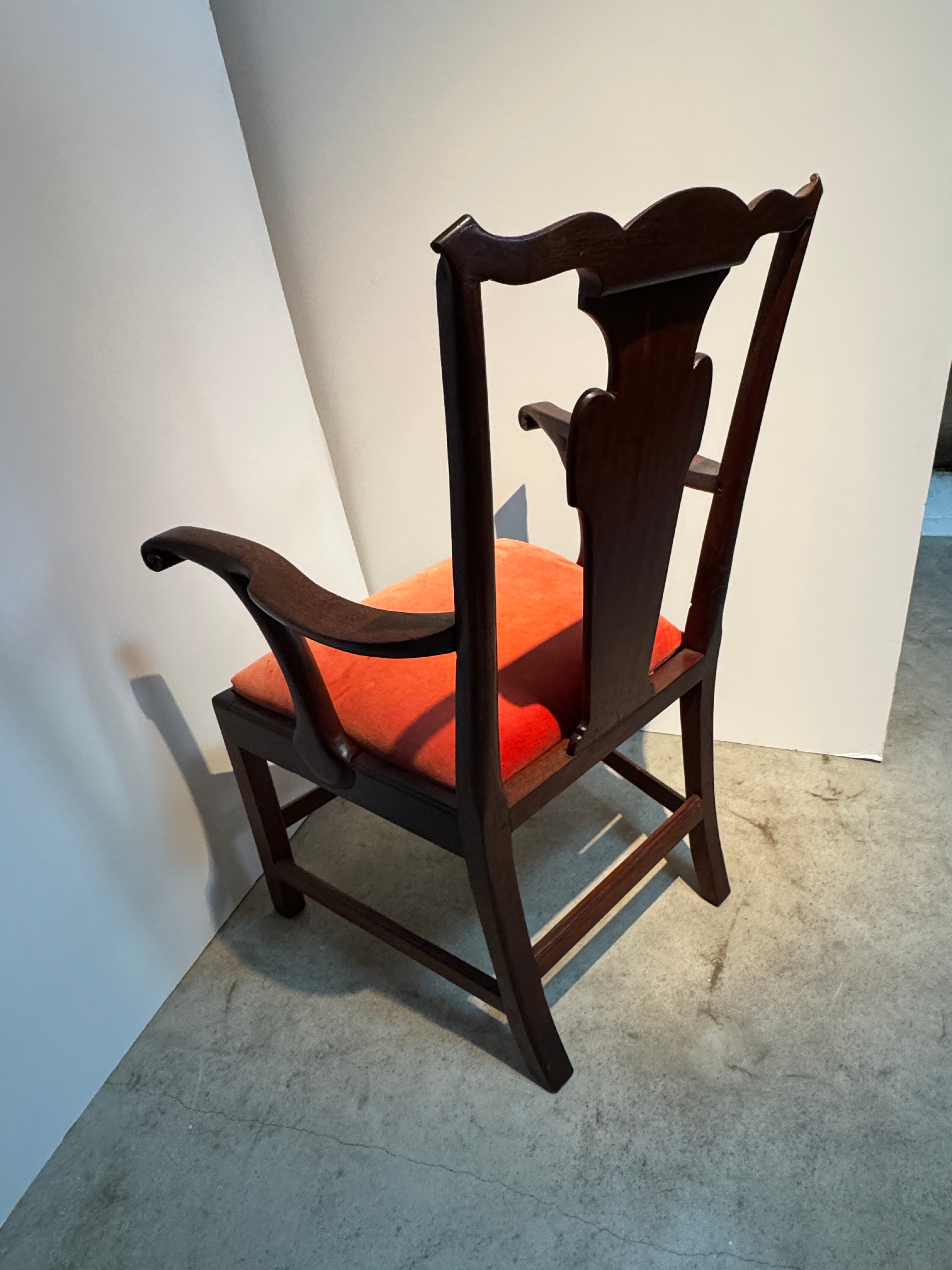 AF2-232: Antique Early 19th Century American Federal Walnut Chippendale Arm Chair