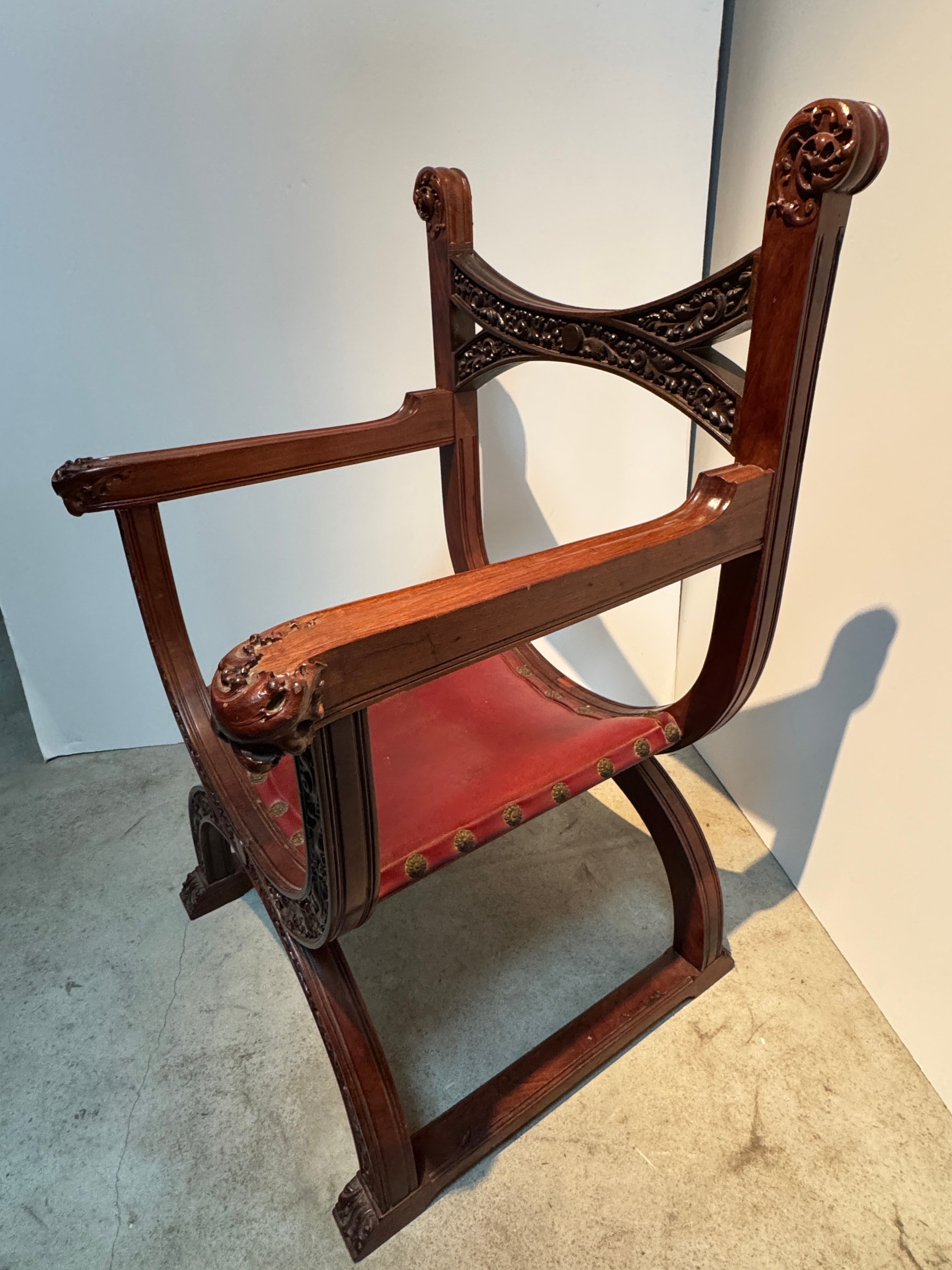 AF2-182: Antique Late 19th Century American Renaissance Revival Mahogany "X" Chair