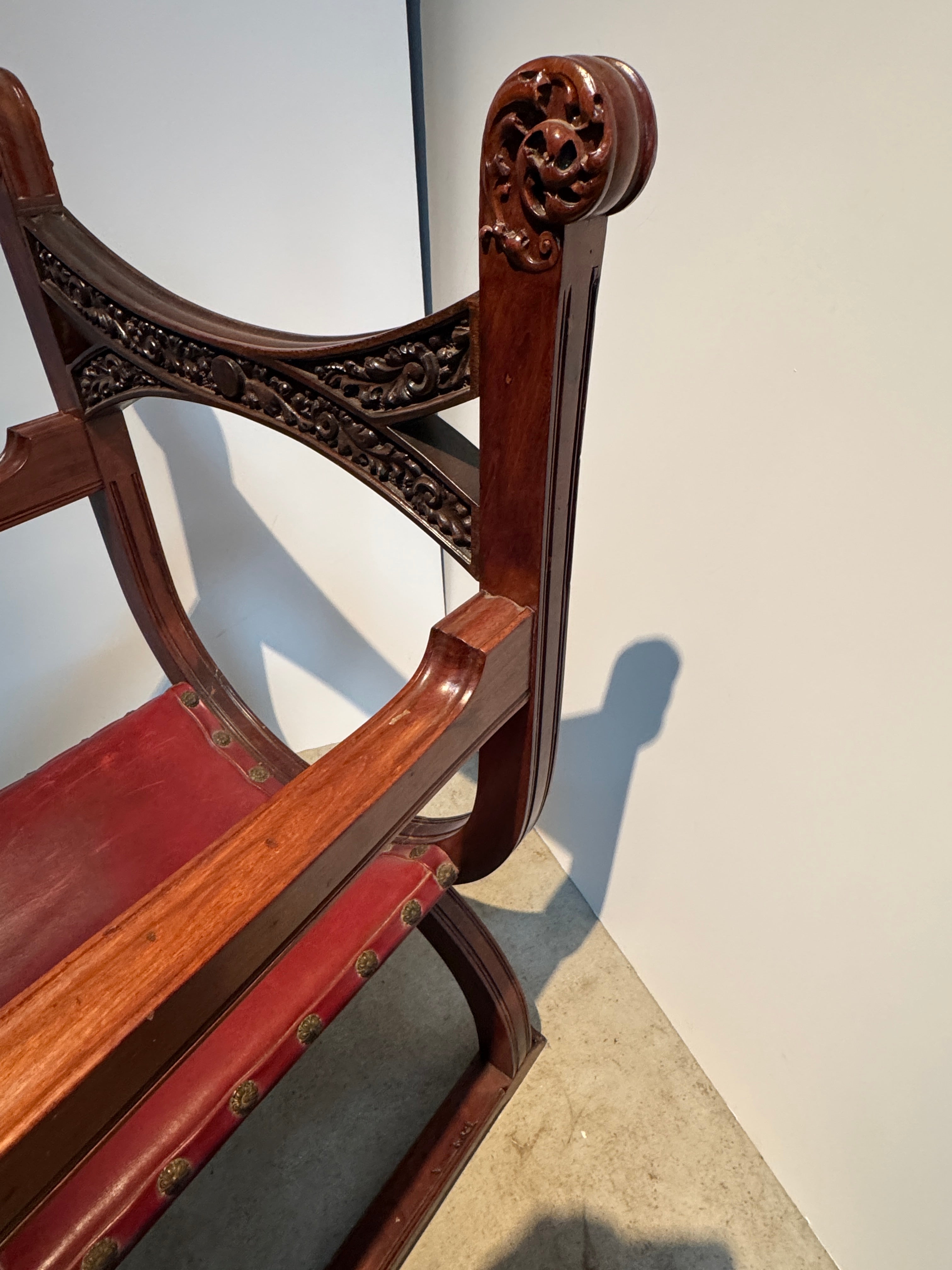 AF2-182: Antique Late 19th Century American Renaissance Revival Mahogany "X" Chair