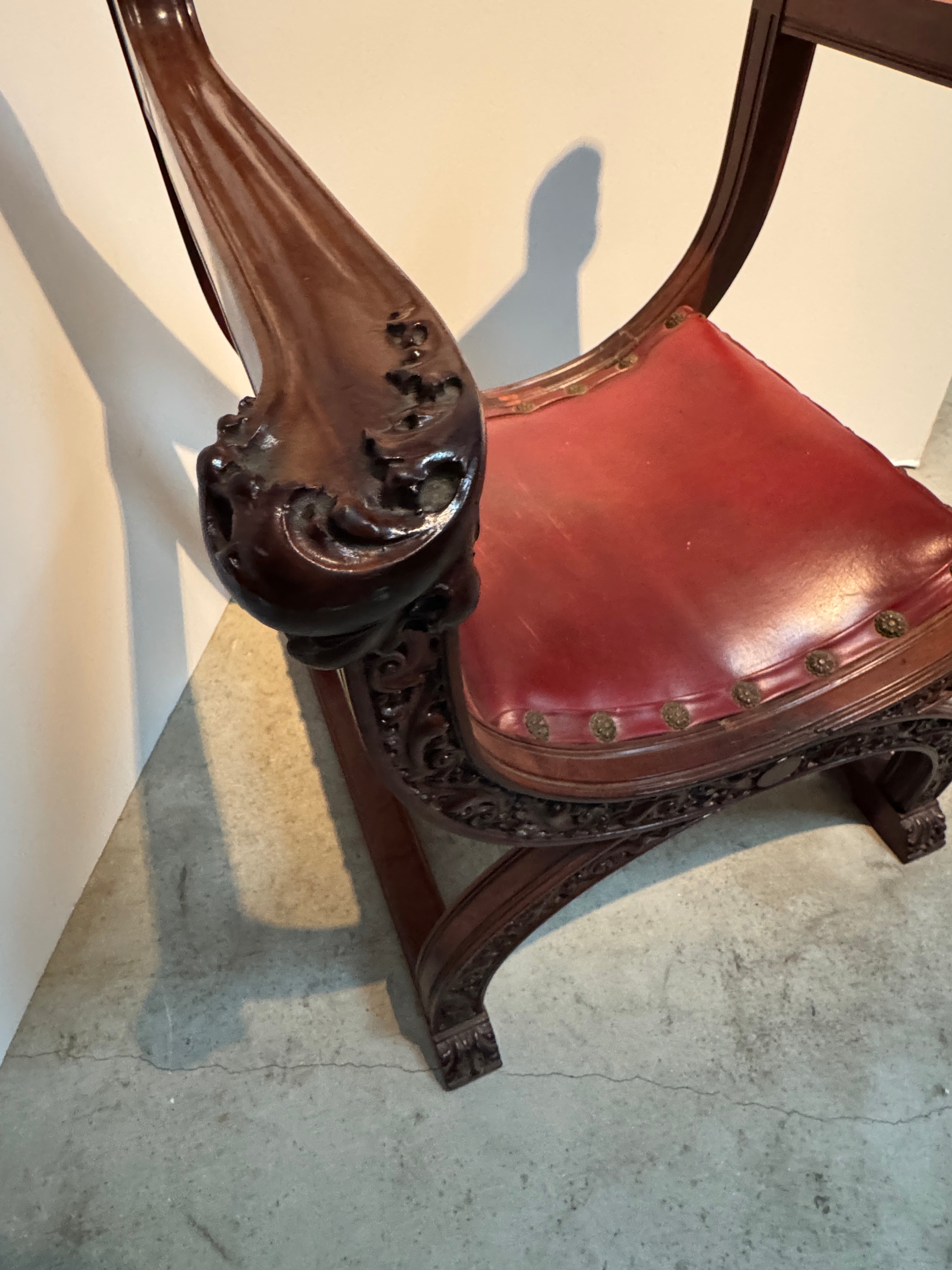 AF2-182: Antique Late 19th Century American Renaissance Revival Mahogany "X" Chair