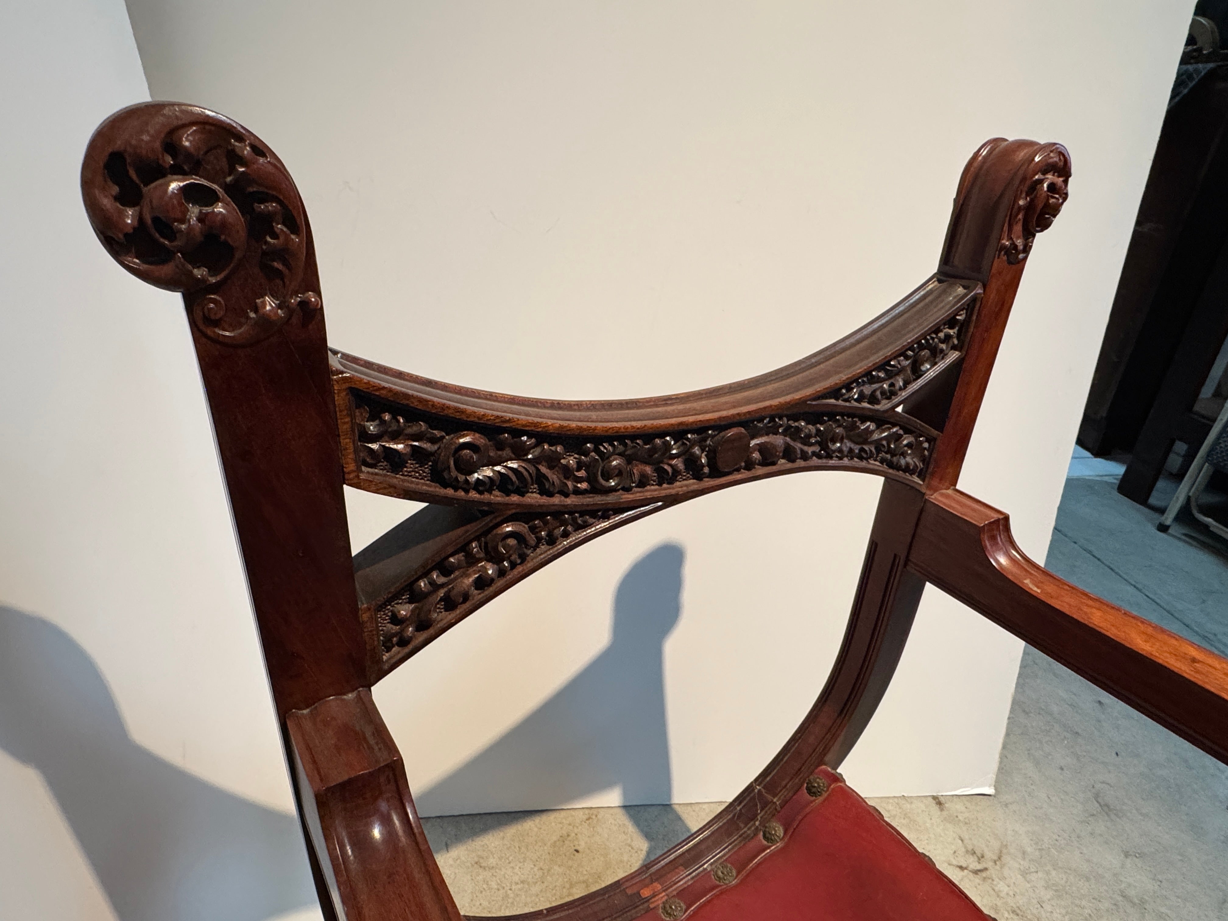 AF2-182: Antique Late 19th Century American Renaissance Revival Mahogany "X" Chair