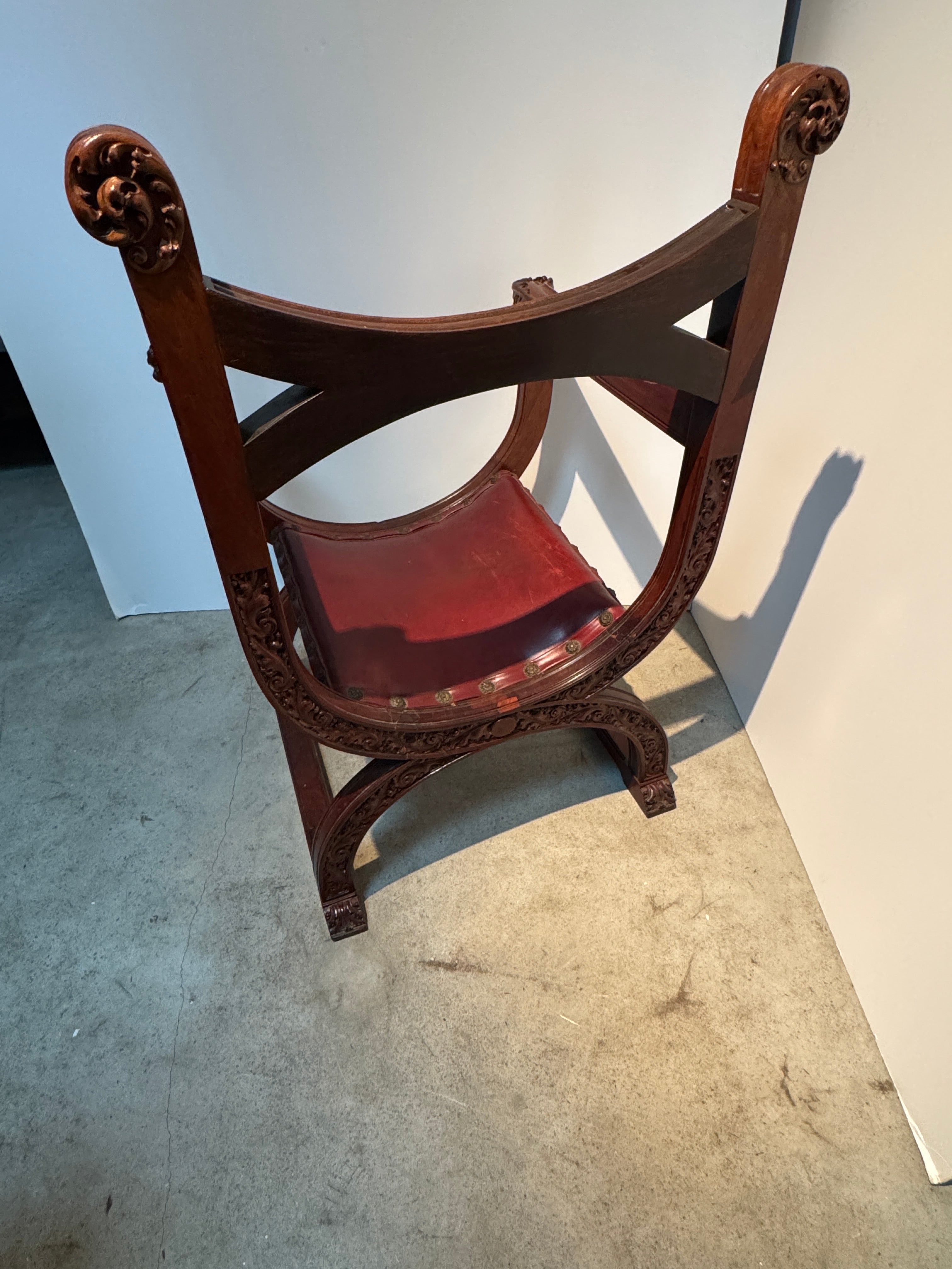 AF2-182: Antique Late 19th Century American Renaissance Revival Mahogany "X" Chair