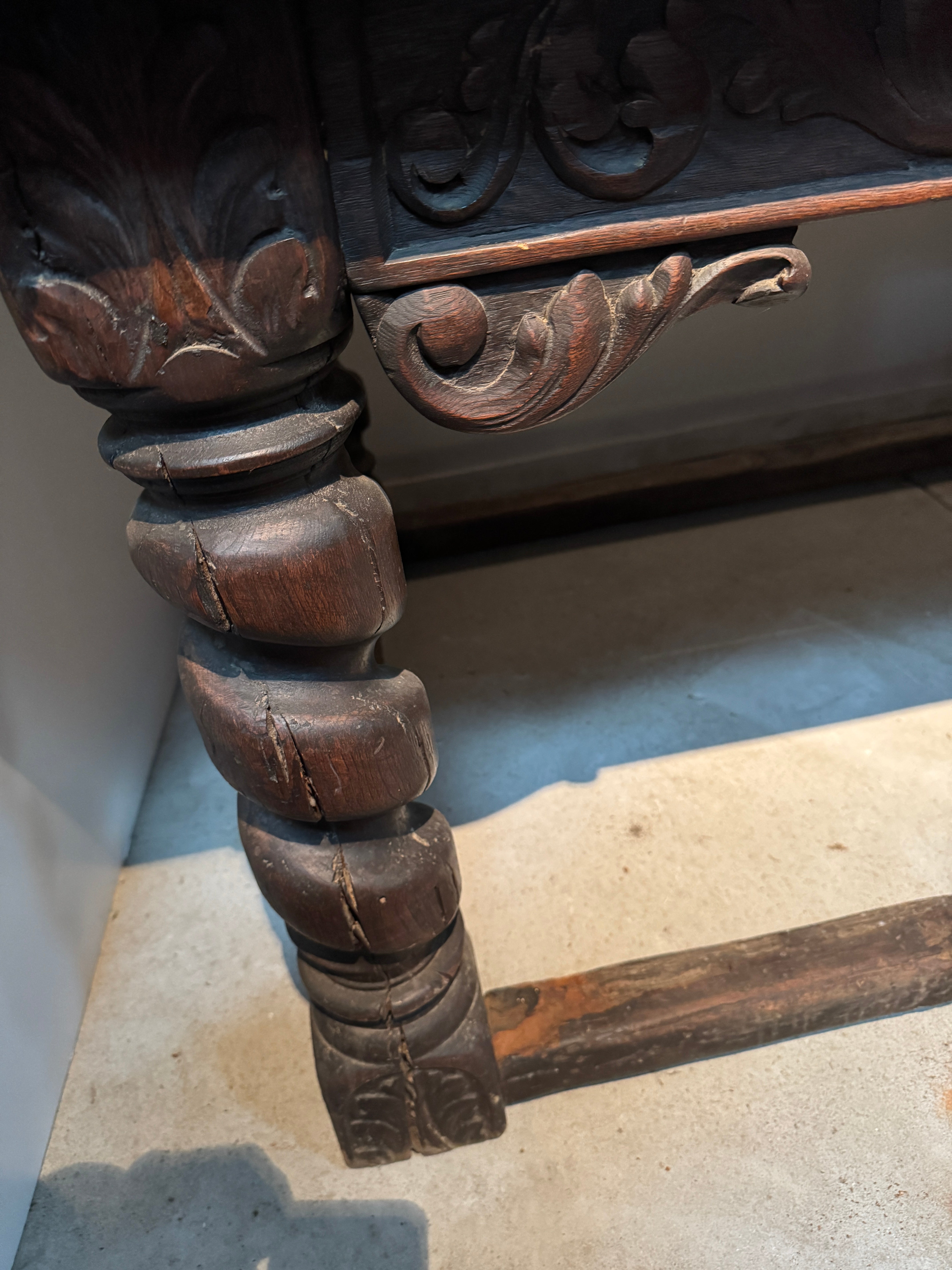 AF1-067: Antique Spanish Colonial Oak Plank Table With Barley Twist Legs 18th Century