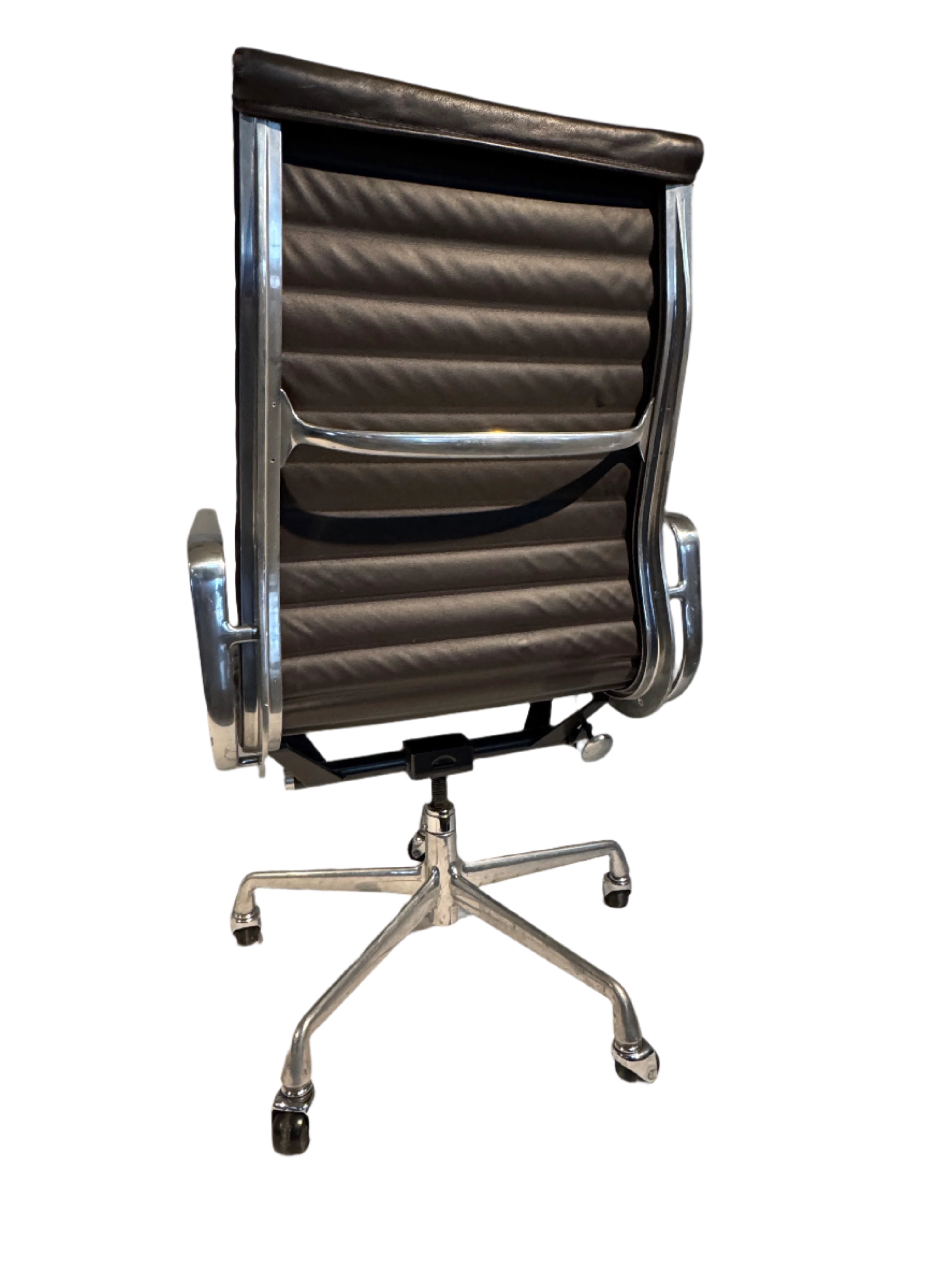 Vintage Eames Group Management Desk Chair Leather Five Star Base Post 1985