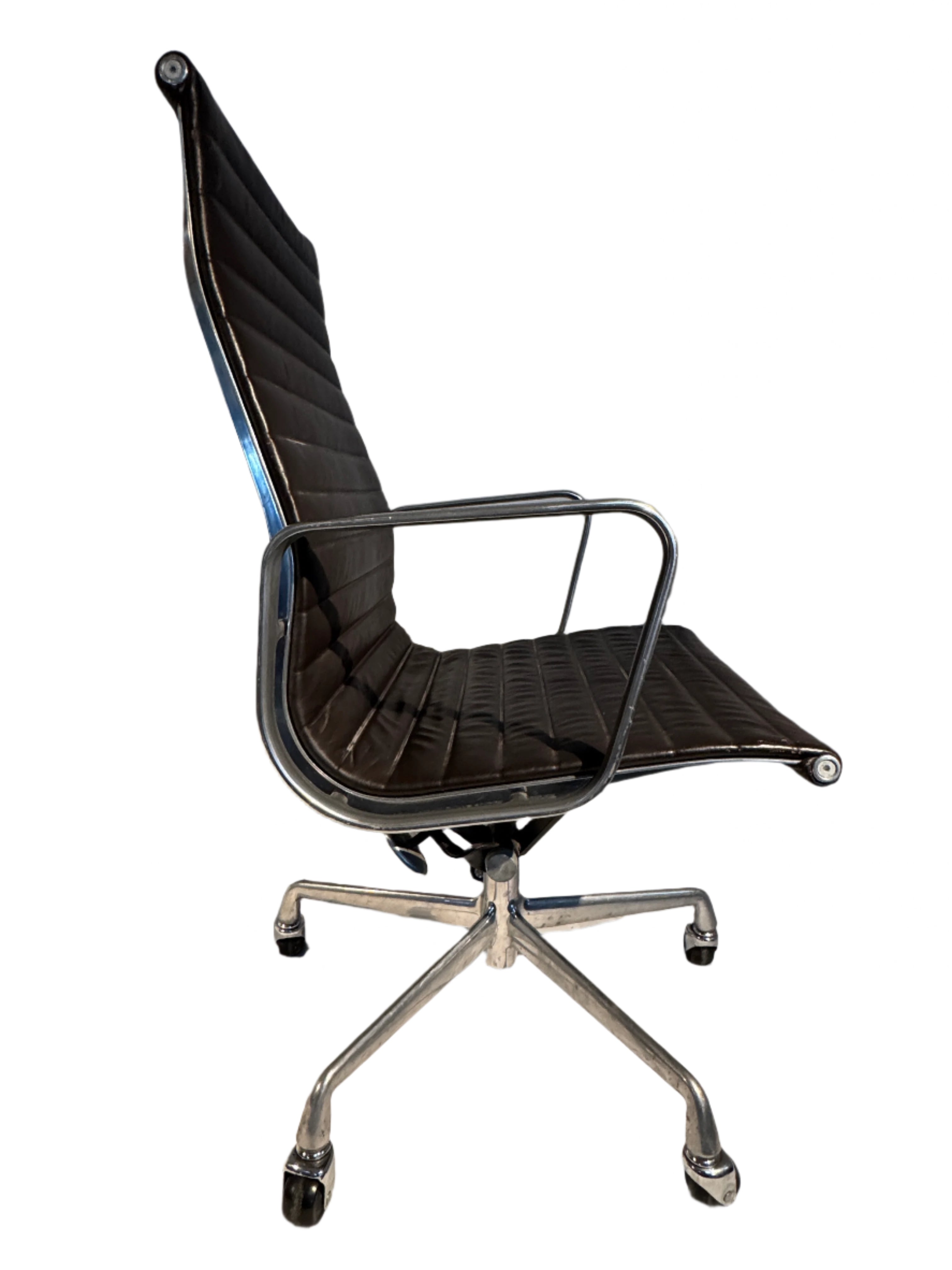 Vintage Eames Group Management Desk Chair Leather Five Star Base Post 1985