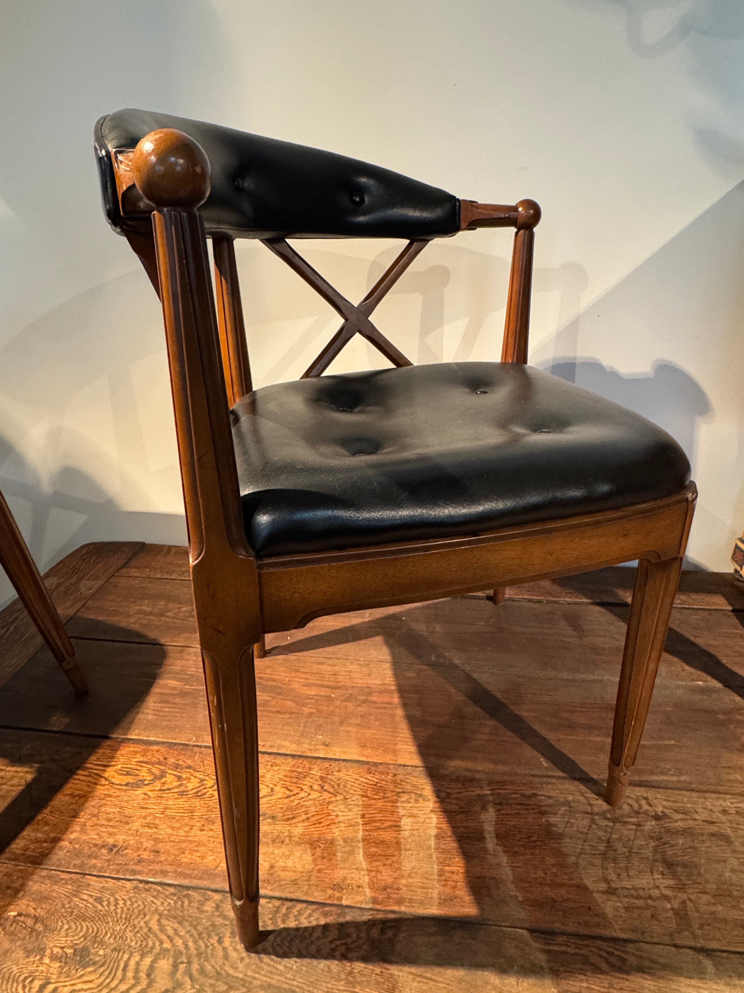 AF2-314: Vintage Set of 4 mid 20th Century Corner Arm Chairs