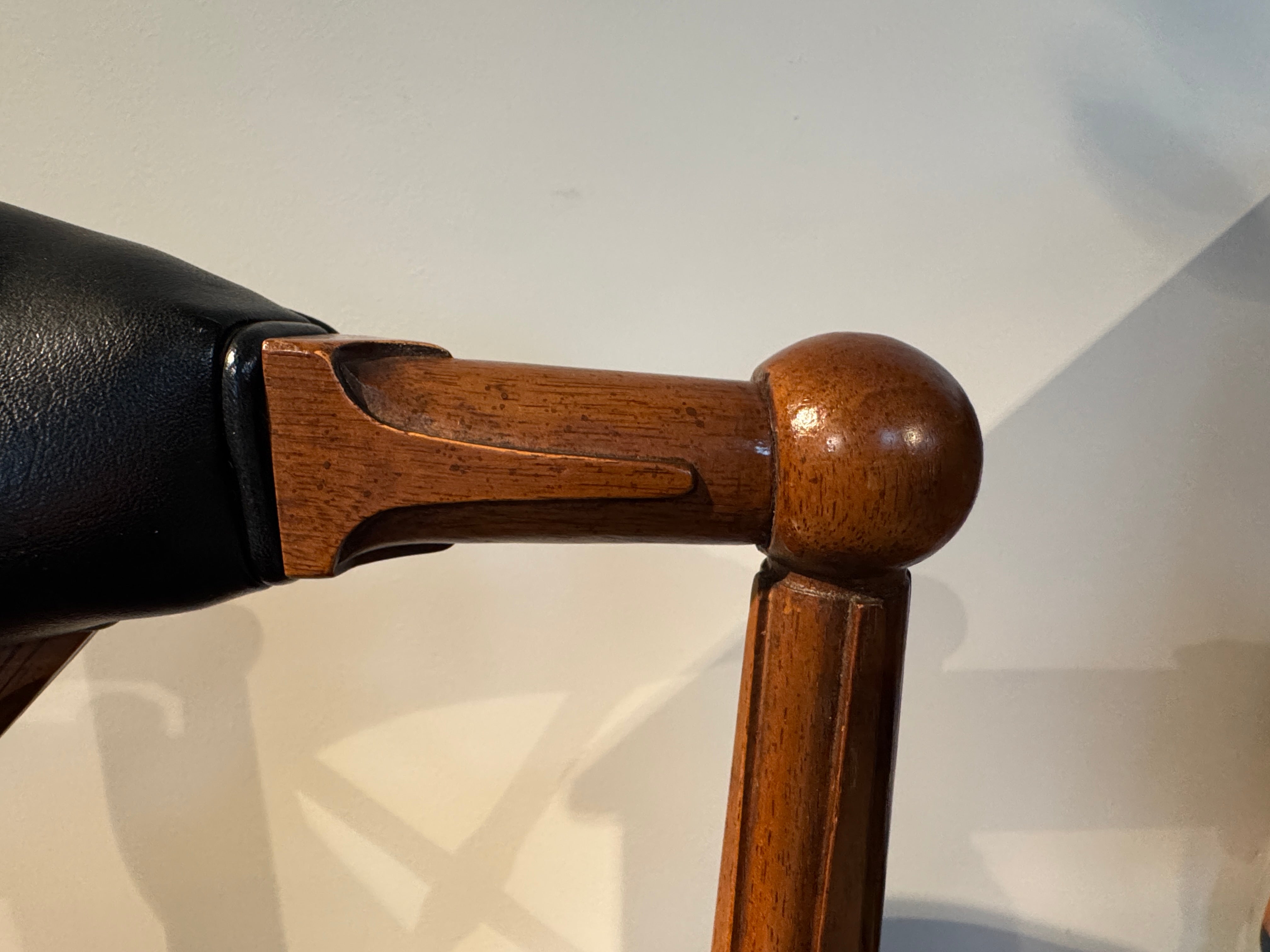 AF2-314: Vintage Set of 4 mid 20th Century Corner Arm Chairs