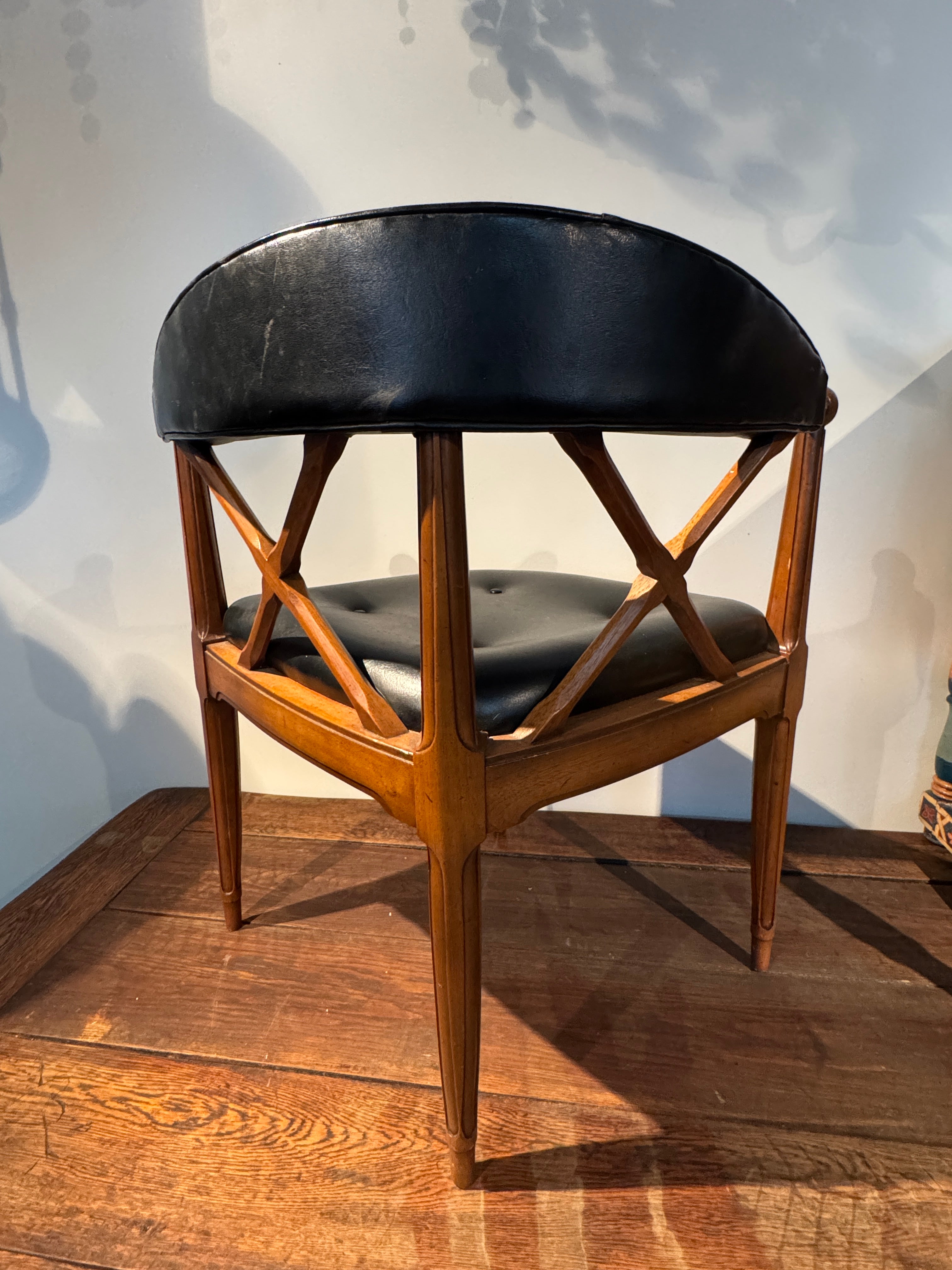 AF2-314: Vintage Set of 4 mid 20th Century Corner Arm Chairs